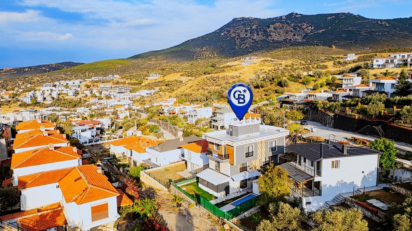 Yenifoça'da Satılık Müstakil 3+1 Havuzlu Tripleks - Görsel 29