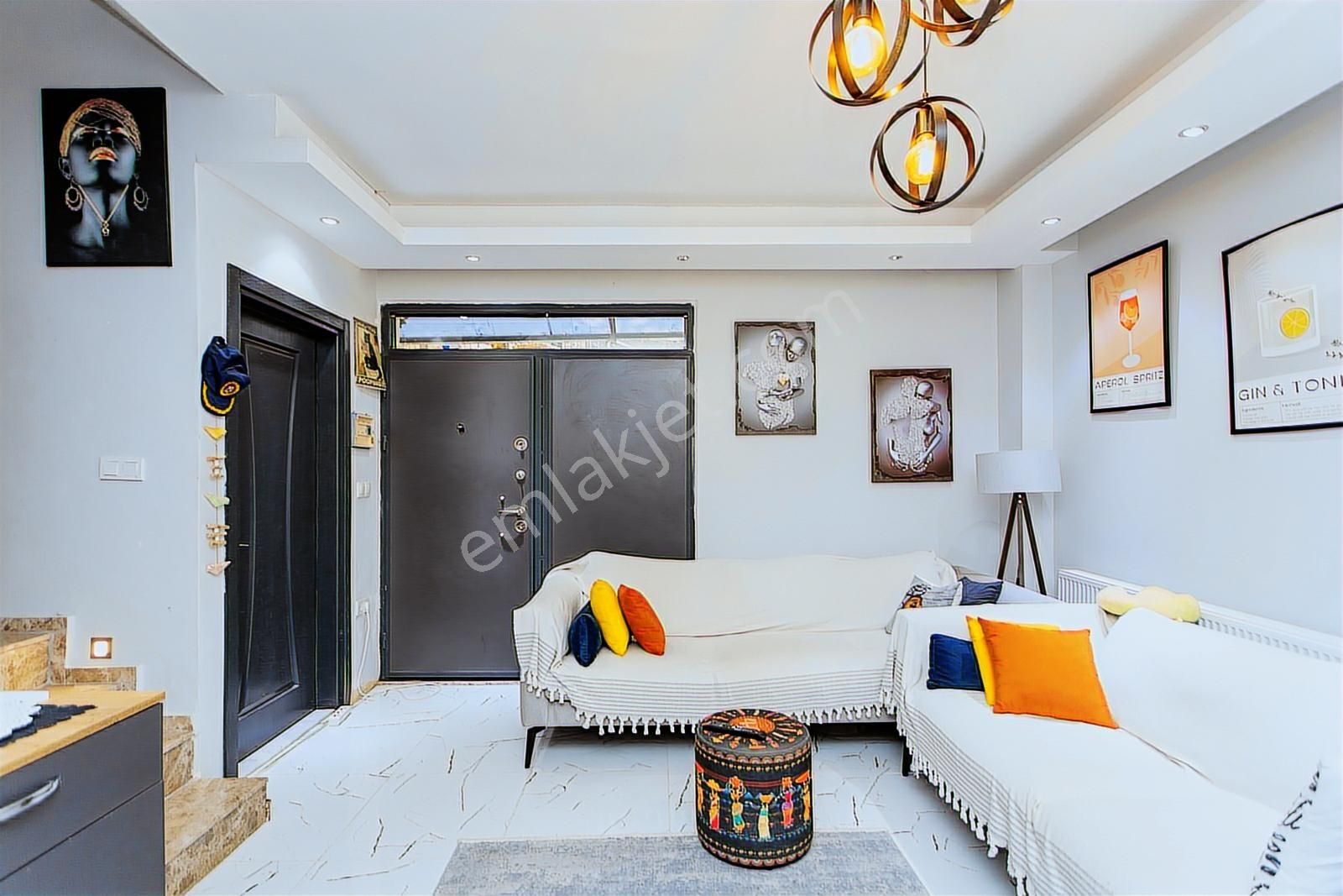 Yenifoça'da Satılık Müstakil 3+1 Havuzlu Tripleks - Görsel 27