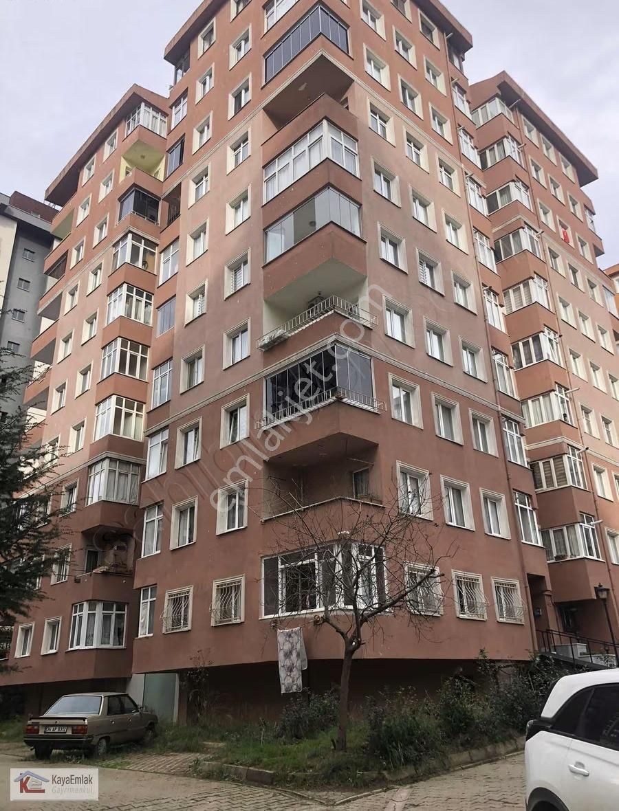 Çetin Cad Pınar Sitesi'nde Kiralık 3+1 Daire