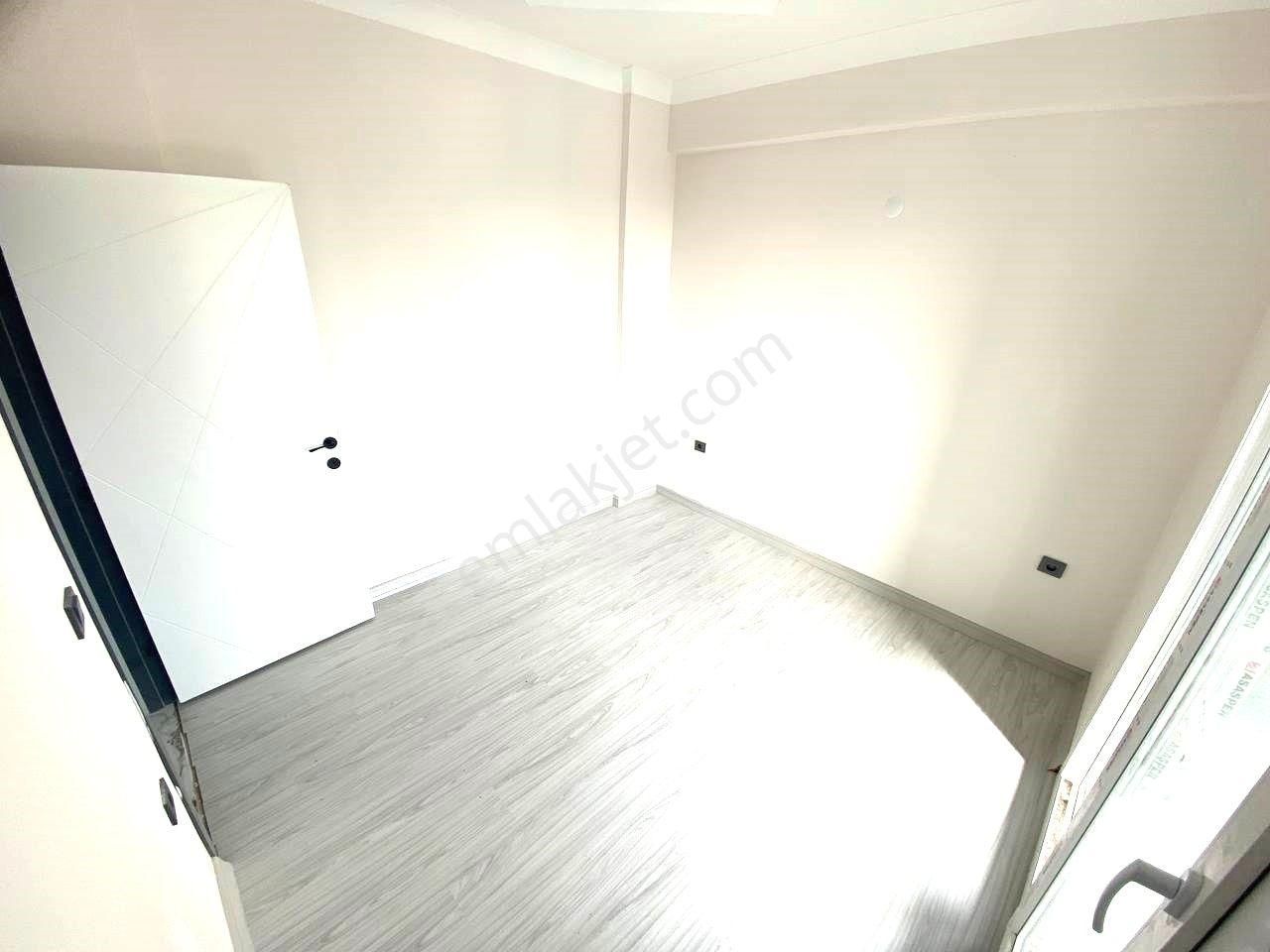 🏡🔴aktiften Badem Alnında Hem Yazın Hem Kışın Kullanabileceğiniz Ara Kat 1+1 Satılık Daire - Görsel 4