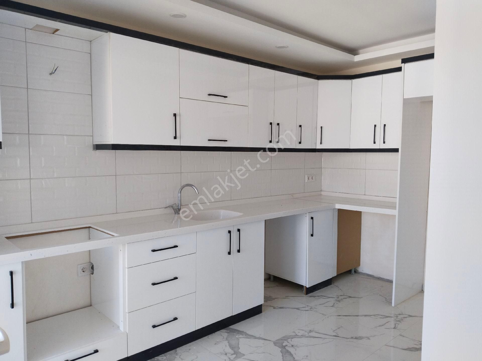 Kuşadası Avm Ler Bölgesinde Deniz Manzaralı Satılık - Görsel 5