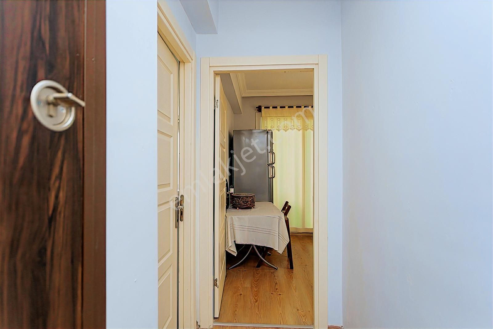 Yenifoça Havuzlu Site İçerisinde Satılık Geniş 1+1 Daire - Görsel 29