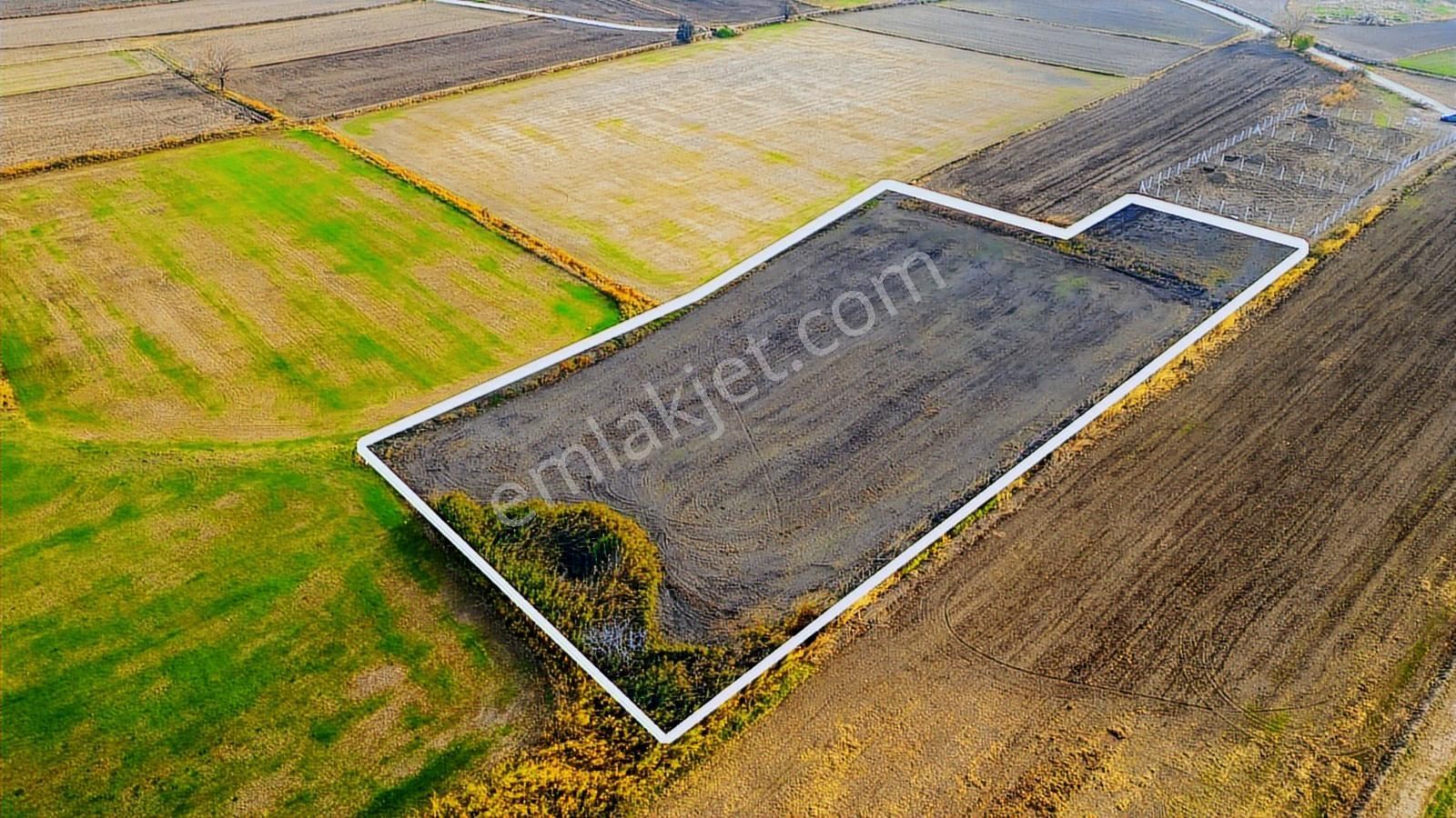 Foça Gerenköy'de Satılık 6.304 M2 Hisseli Tarla - Görsel 34