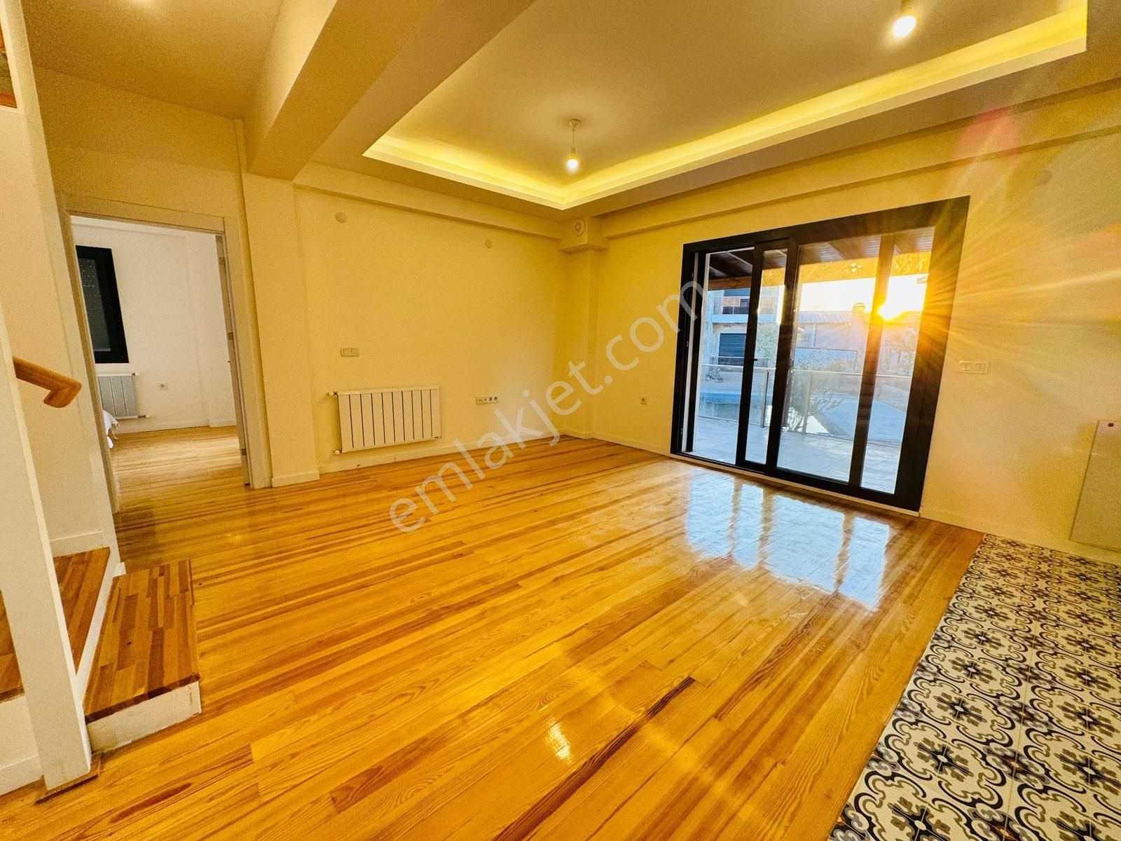 Foça Yenibağarası Mah. Havuzlu Site'de 3+1 Satılık Villa - Görsel 4