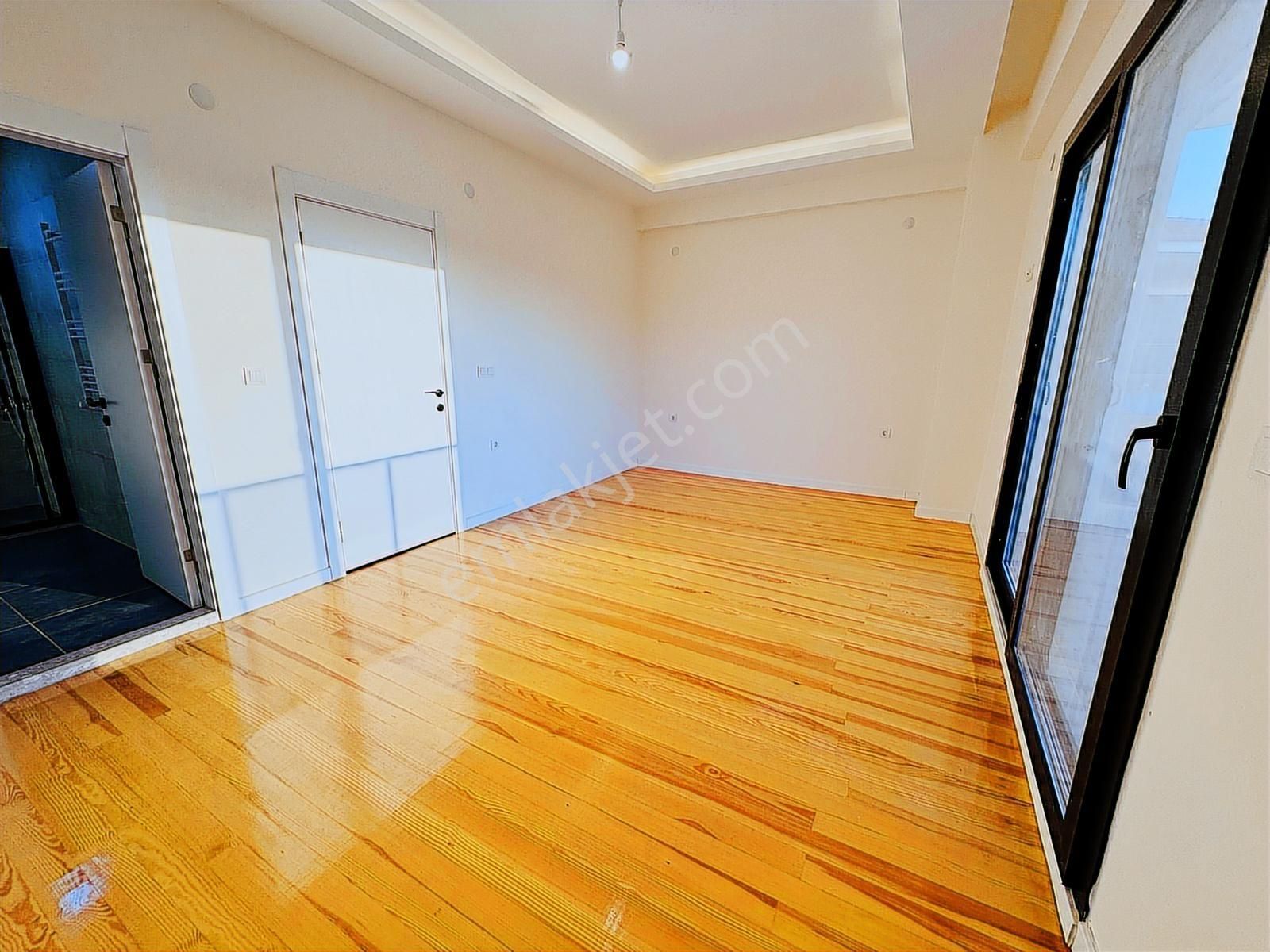 Foça Yenibağarası Mah. Havuzlu Site'de 3+1 Satılık Villa - Görsel 10