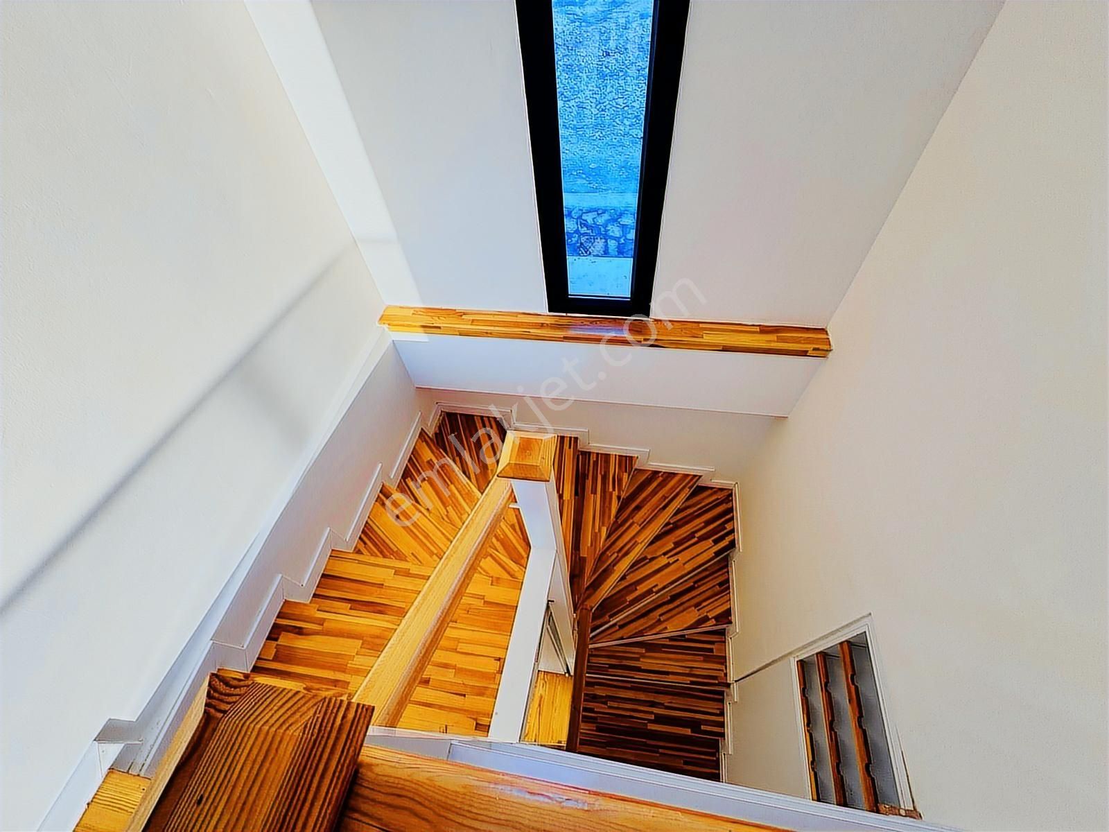 Foça Yenibağarası Mah. Havuzlu Site'de 3+1 Satılık Villa - Görsel 25