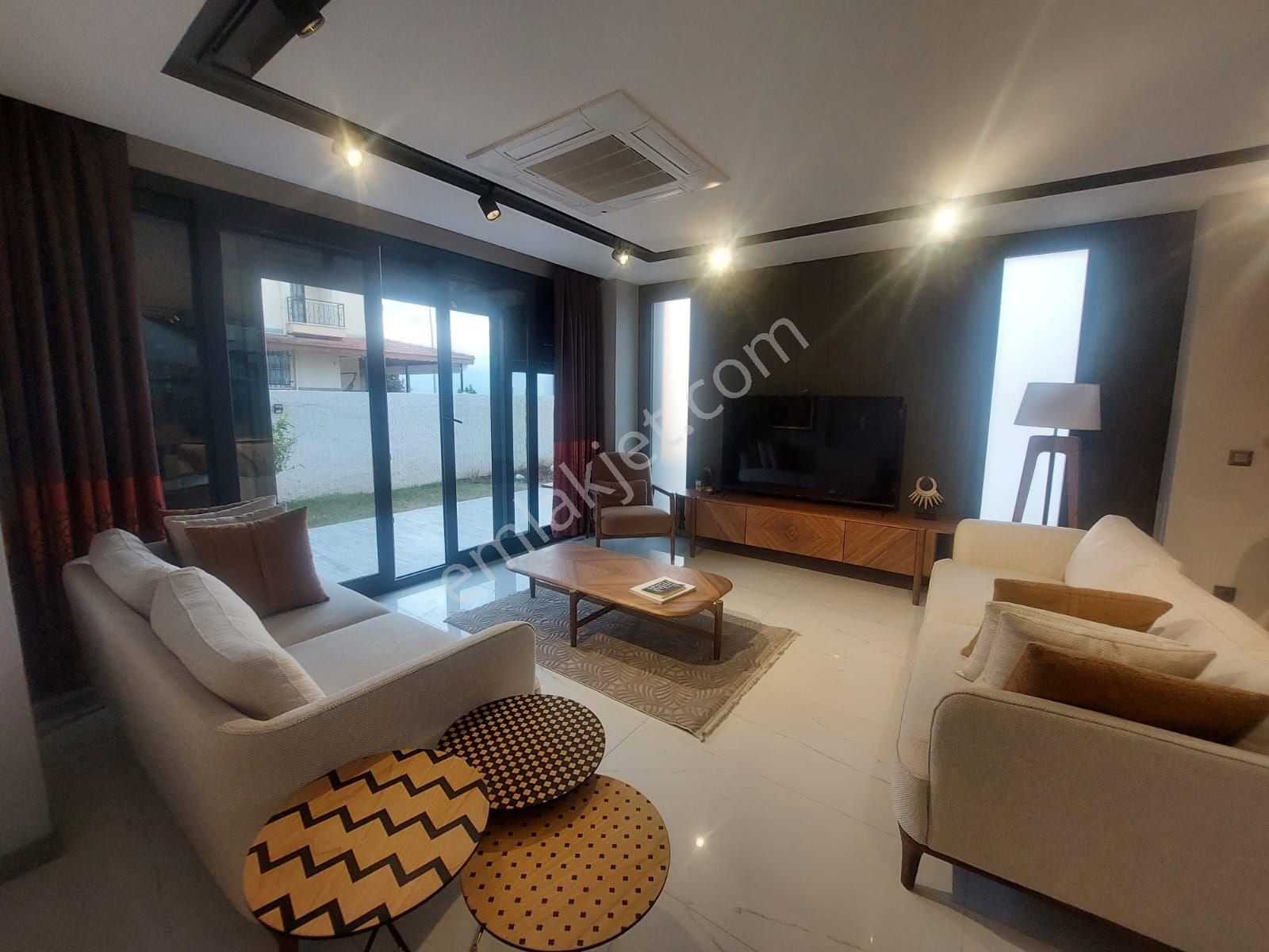 Kuşadası'nda Merkeze Yakın Özel Havuzlu 4+1 Müstakil Villa - Görsel 14