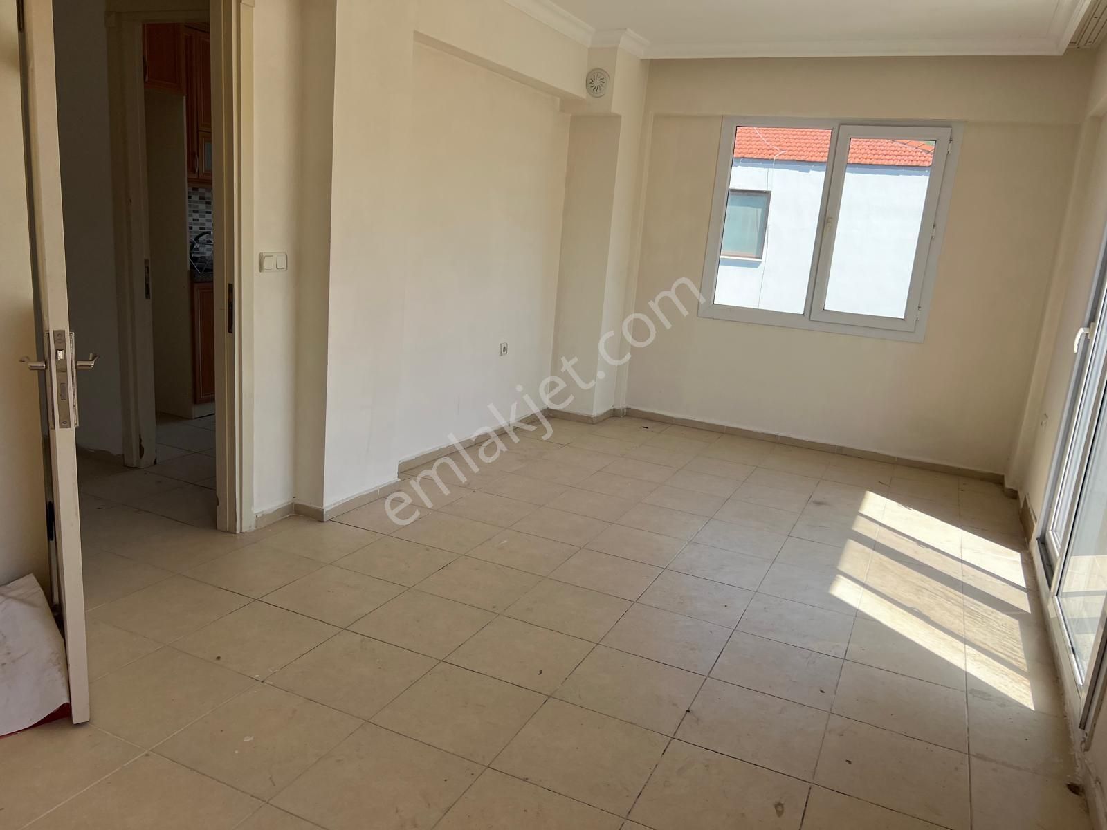 Yenifoça Ana Cadde Üzeri Merkezi Konumda 3+1 Kiralık Daire - Görsel 13