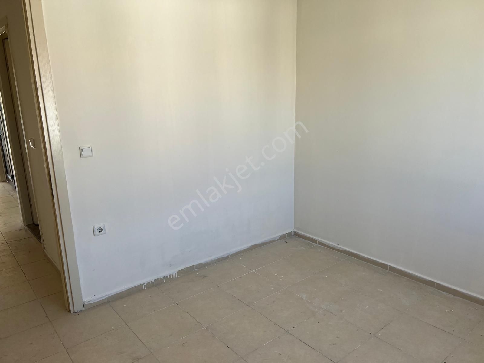 Yenifoça Ana Cadde Üzeri Merkezi Konumda 3+1 Kiralık Daire - Görsel 16