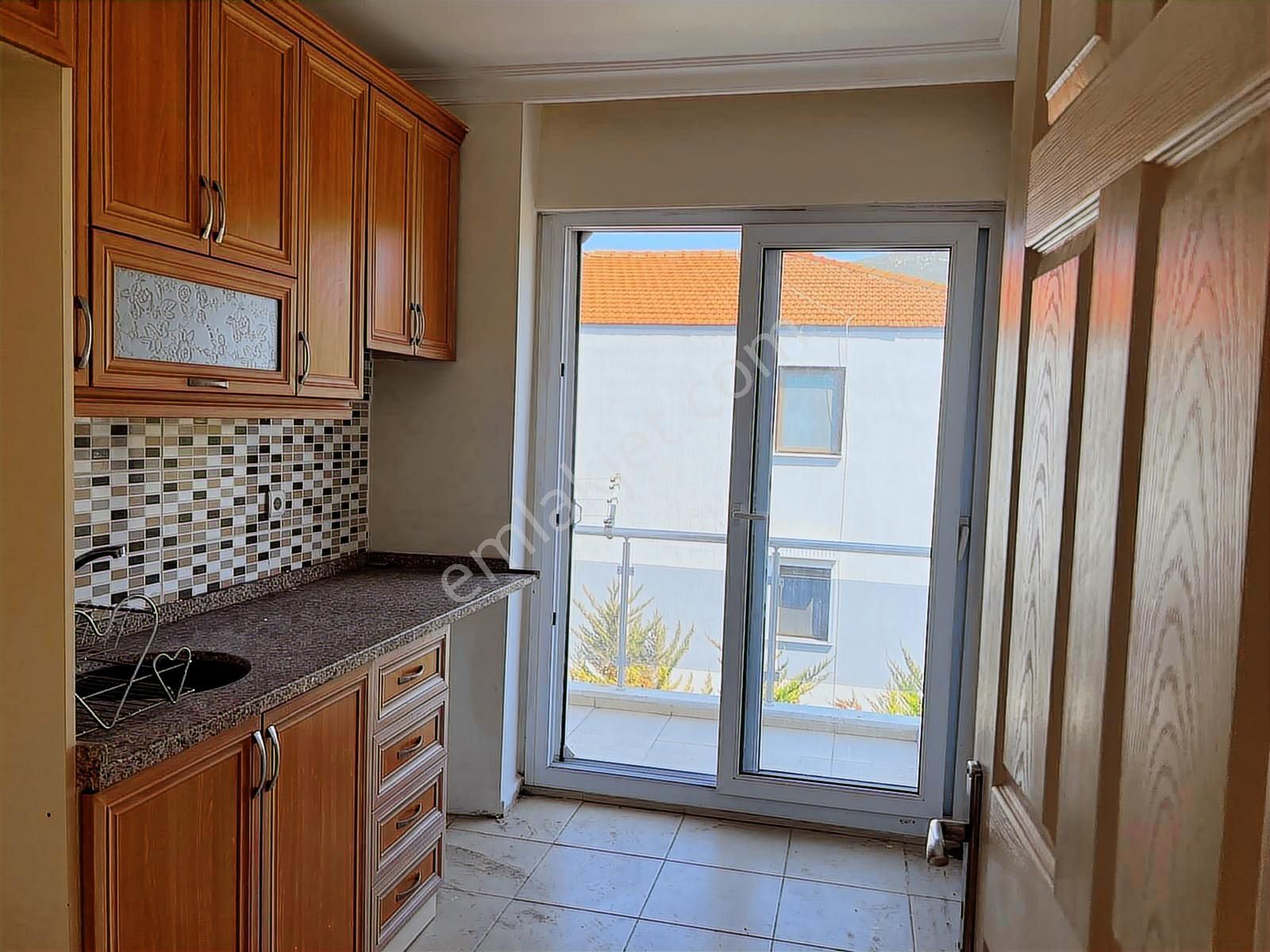 Yenifoça Ana Cadde Üzeri Merkezi Konumda 3+1 Kiralık Daire - Görsel 29