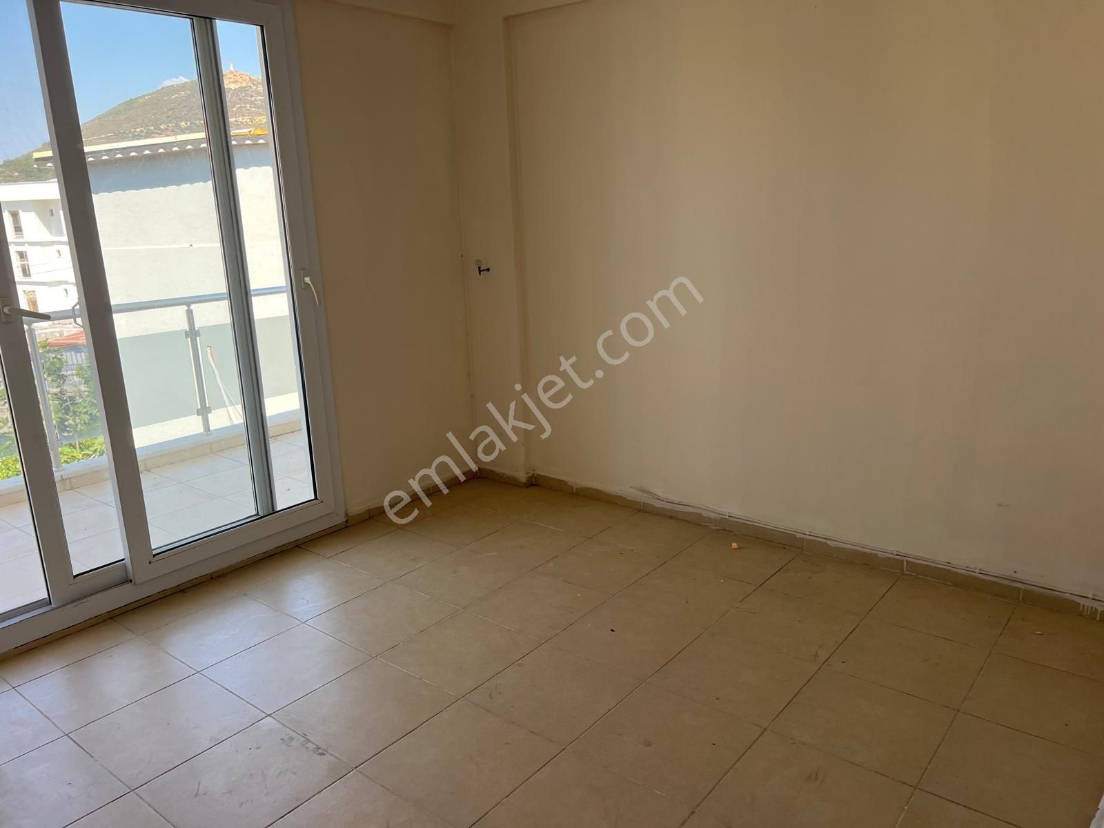 Yenifoça Ana Cadde Üzeri Merkezi Konumda 3+1 Kiralık Daire - Görsel 32