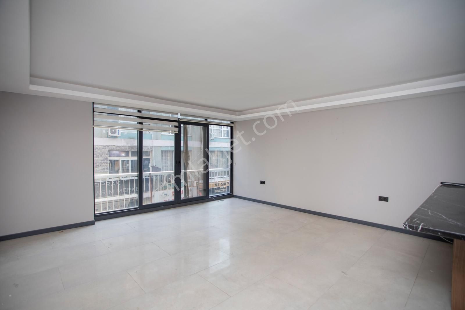 Karşıyaka Çarşı İçerisinde Kiralık 2+1 İşyeri & Ofis - Görsel 9