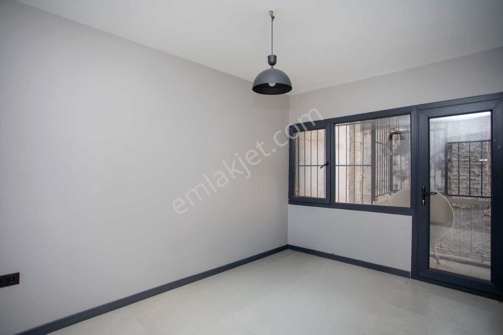 Karşıyaka Çarşı İçerisinde Kiralık 2+1 İşyeri & Ofis - Görsel 19