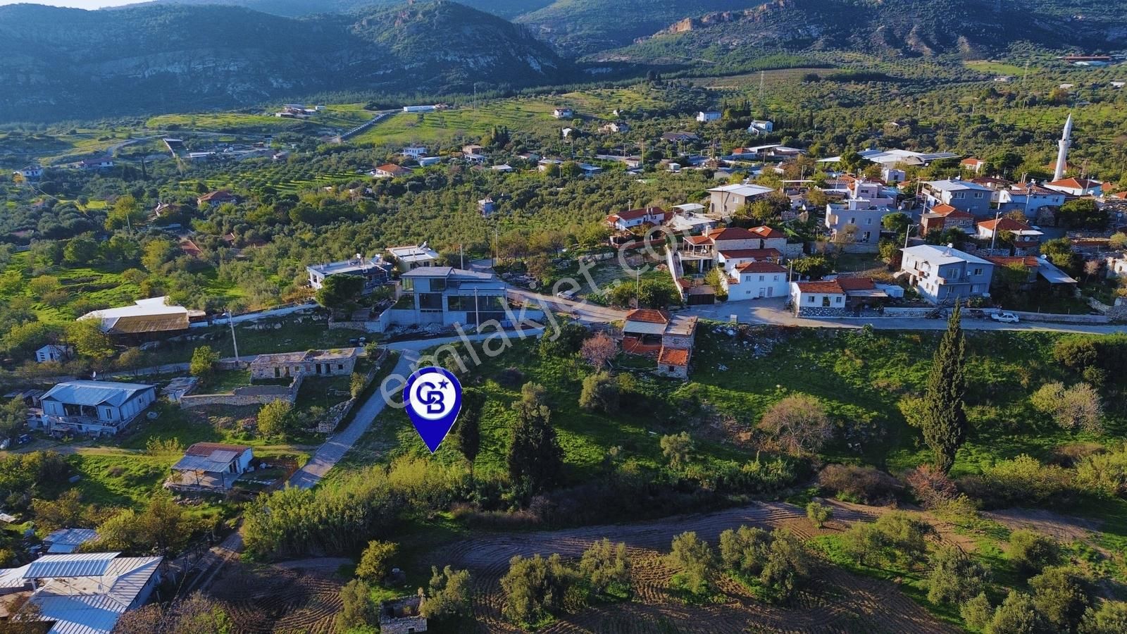 Foça Yeniköy'de Köy Merkezine Yakın Satılık Tarla - Görsel 20