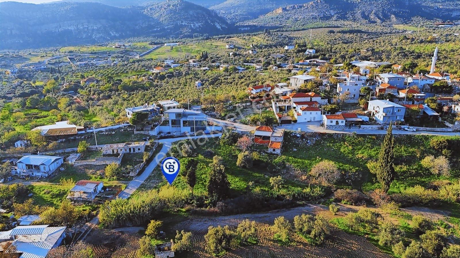 Foça Yeniköy'de Köy Merkezine Yakın Satılık Tarla - Görsel 29