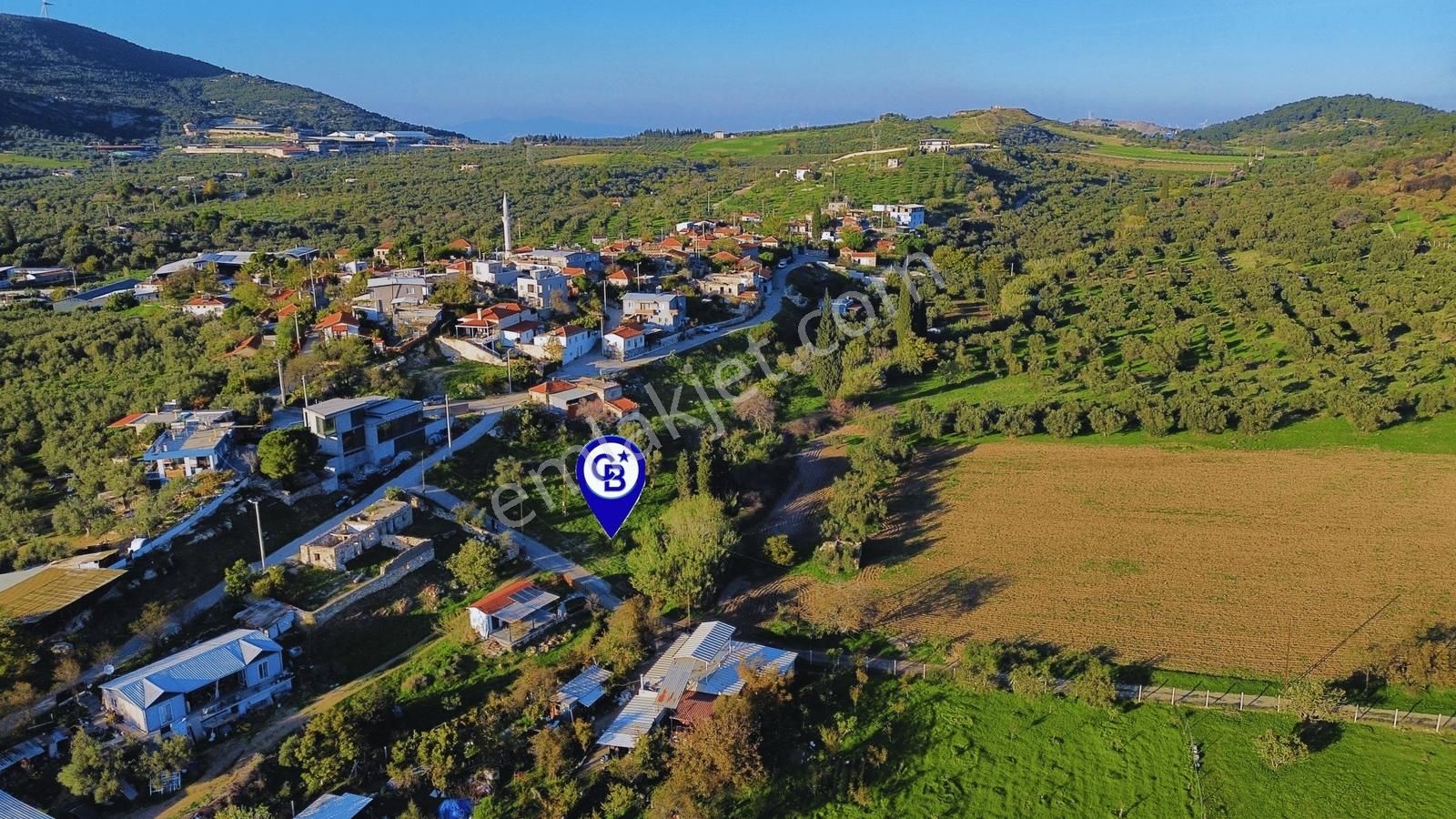 Foça Yeniköy'de Köy Merkezine Yakın Satılık Tarla - Görsel 10