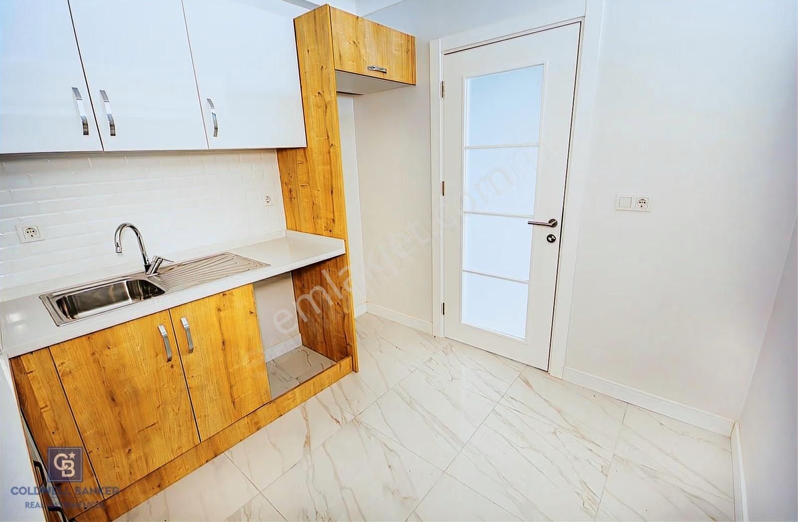 Üsküdar Sultantepe'de Boğaz Manzaralı Satılık 3+1 Daire - Görsel 28
