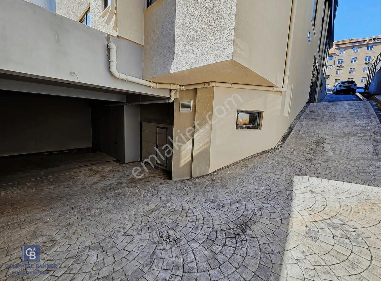 Sahrayıcedit E5 Lokasyonunda Yeni Yapı Kiralık Ofis Katı 185m2 - Görsel 17