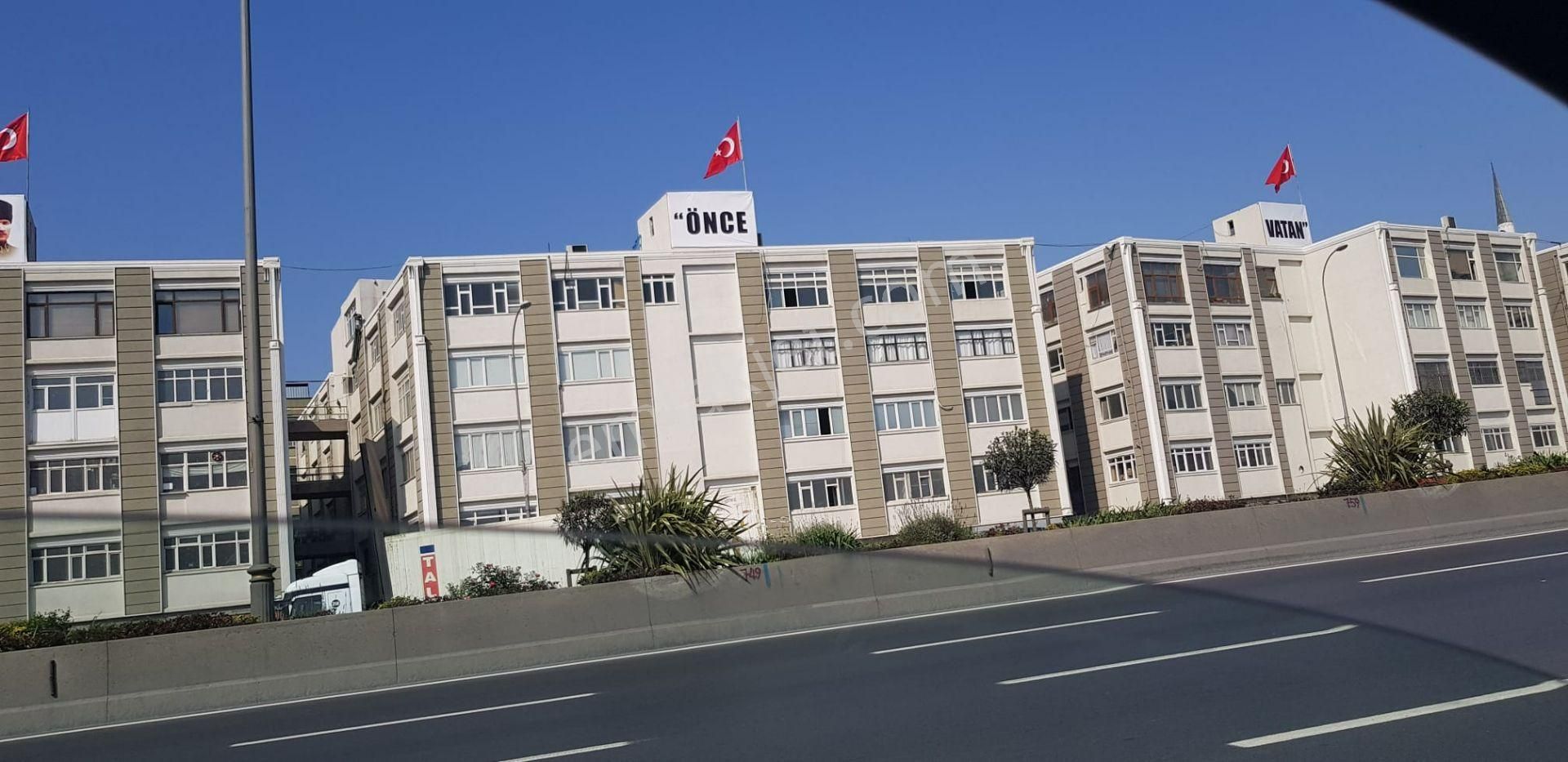 Bayrampaşa Alba Sanayi Sitesinde Kiralık Dükkan & Atölye