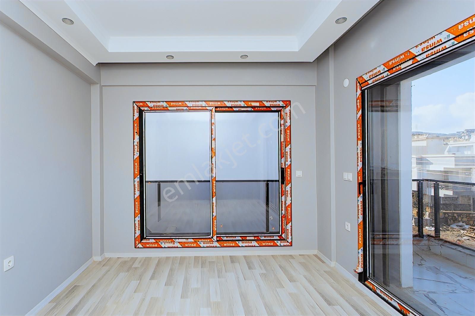 Yenifoça Mustafa Kemal Atatürk Mah. Satılık 4+1 Villa - Görsel 3