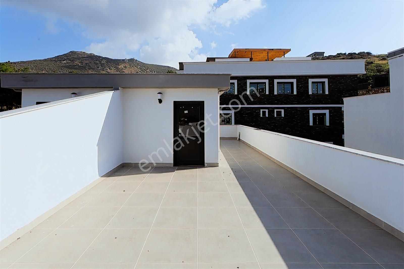 Yenifoça Mustafa Kemal Atatürk Mah. Satılık 4+1 Villa - Görsel 27