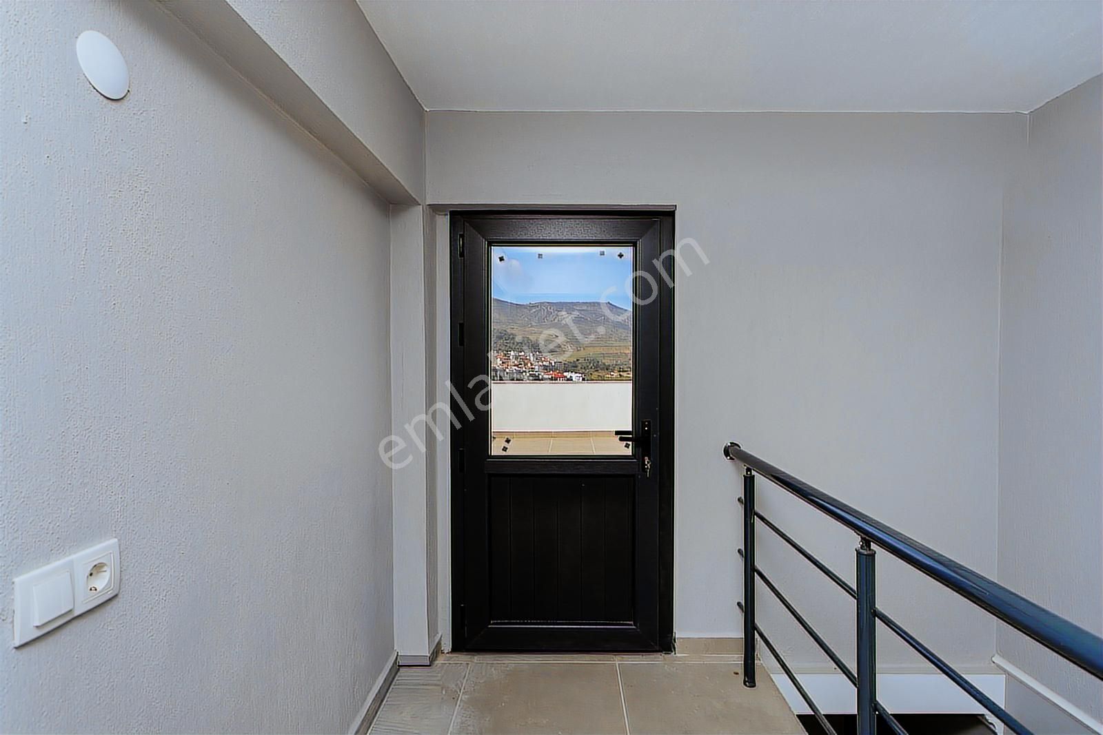 Yenifoça Mustafa Kemal Atatürk Mah. Satılık 4+1 Villa - Görsel 25