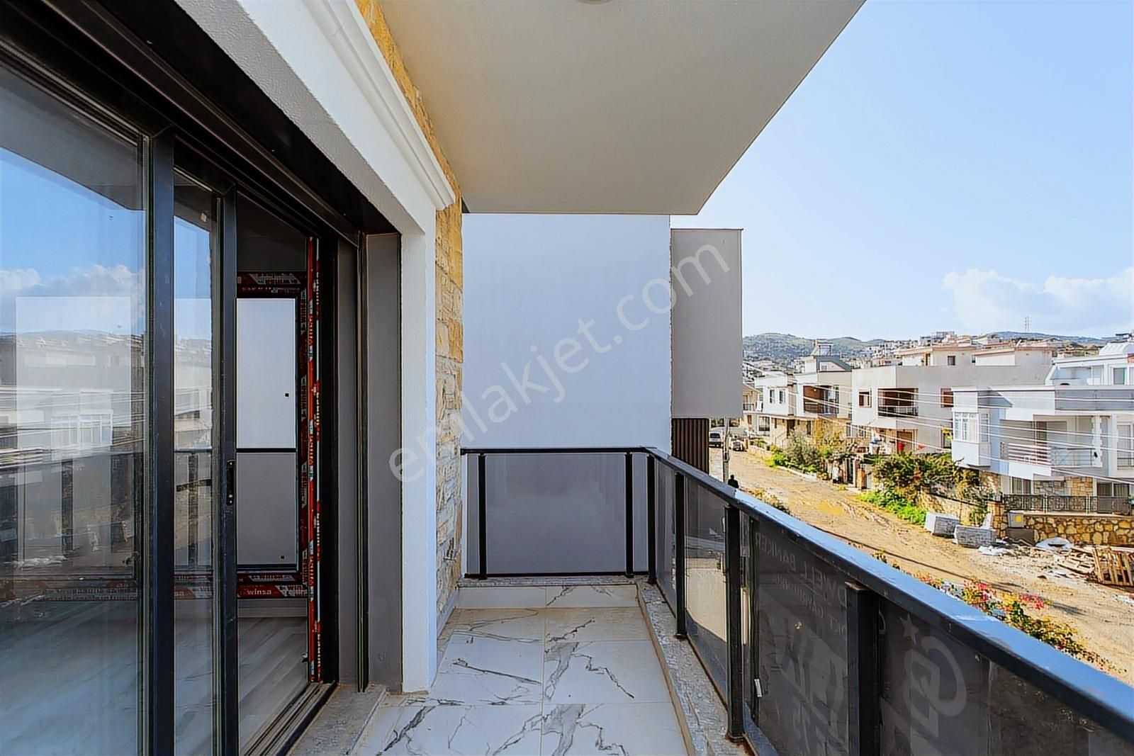 Yenifoça Mustafa Kemal Atatürk Mah. Satılık 4+1 Villa - Görsel 2