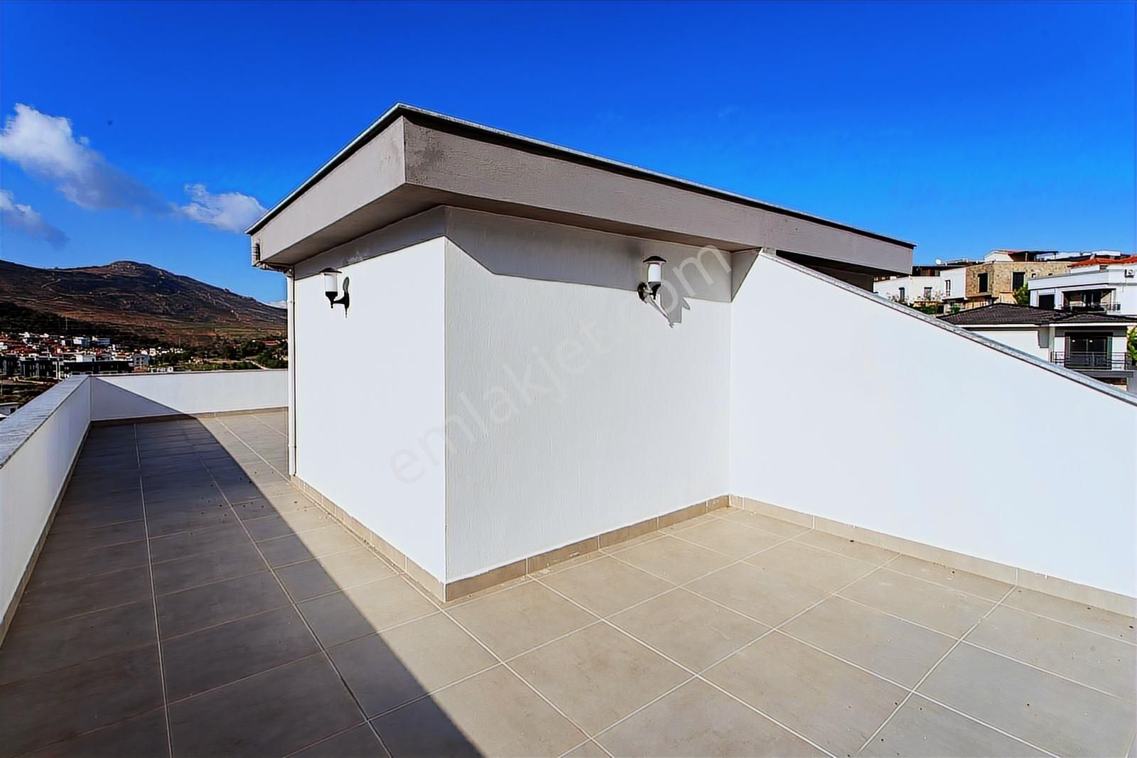 Yenifoça Mustafa Kemal Atatürk Mah. Satılık 4+1 Villa - Görsel 26