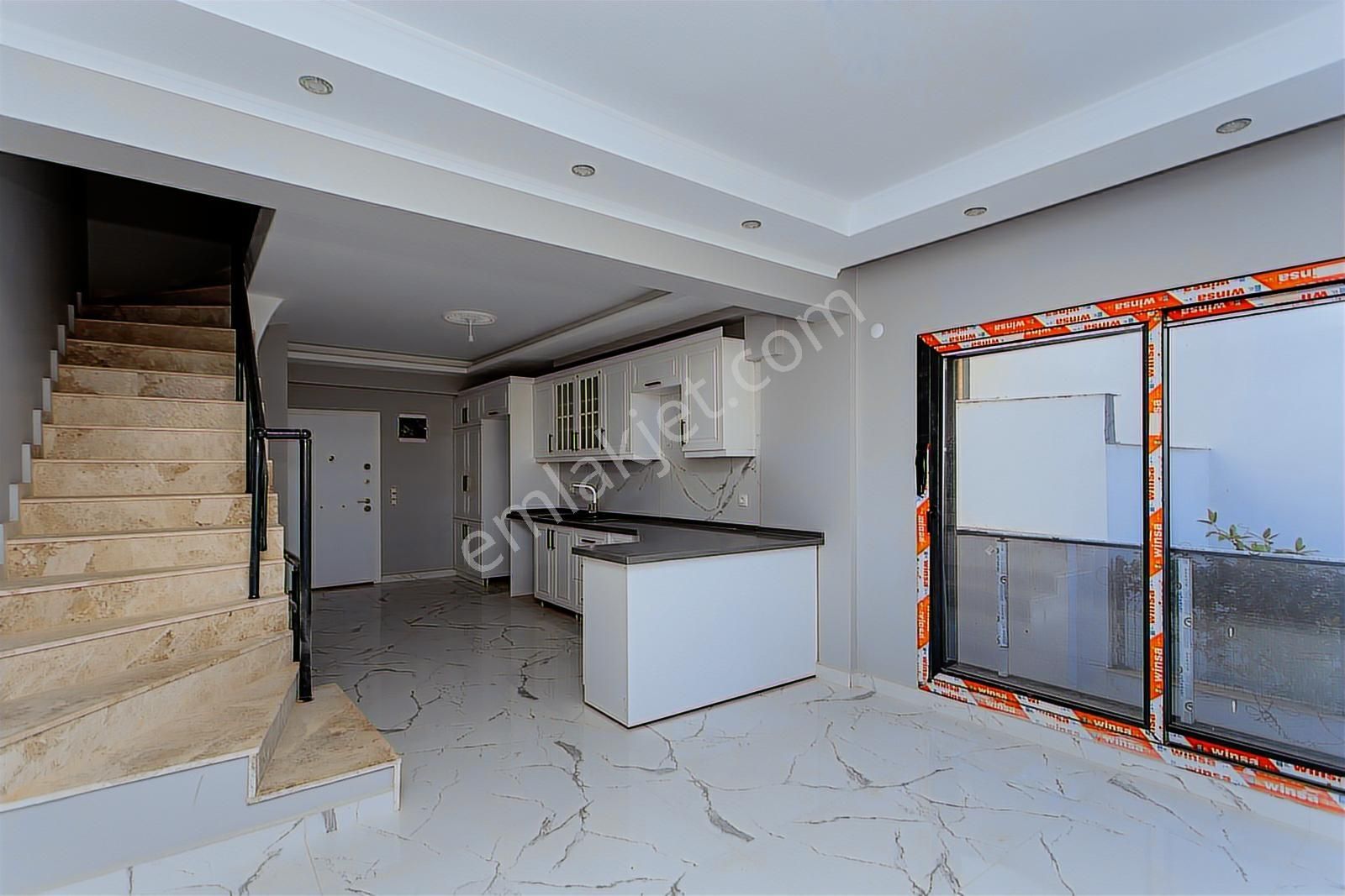 Yenifoça Mustafa Kemal Atatürk Mah. Satılık 4+1 Villa - Görsel 8