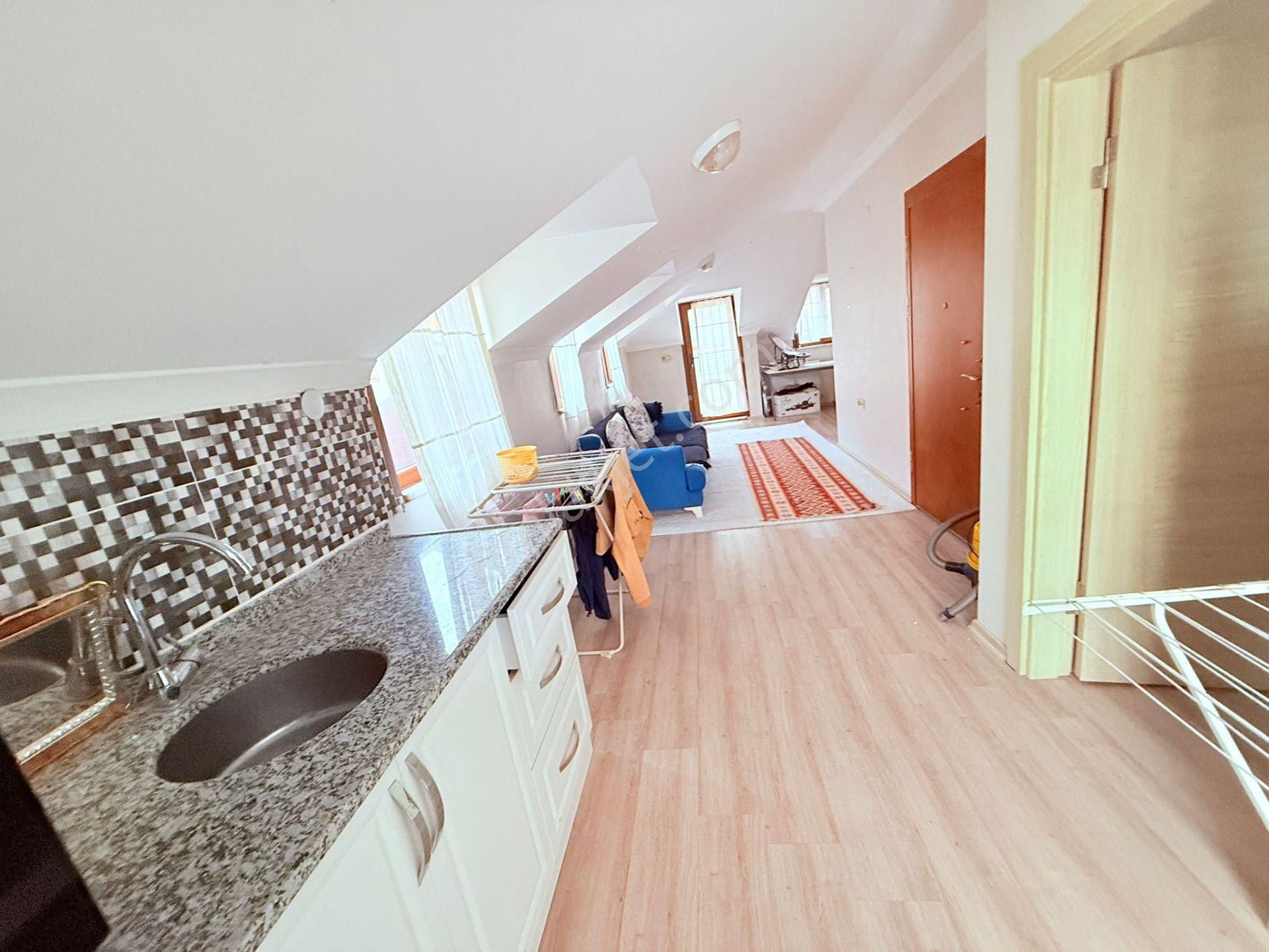 Kemal Türklerde 5+2 İskanlı 180m2 Çatı Dubleks Daire - Görsel 13