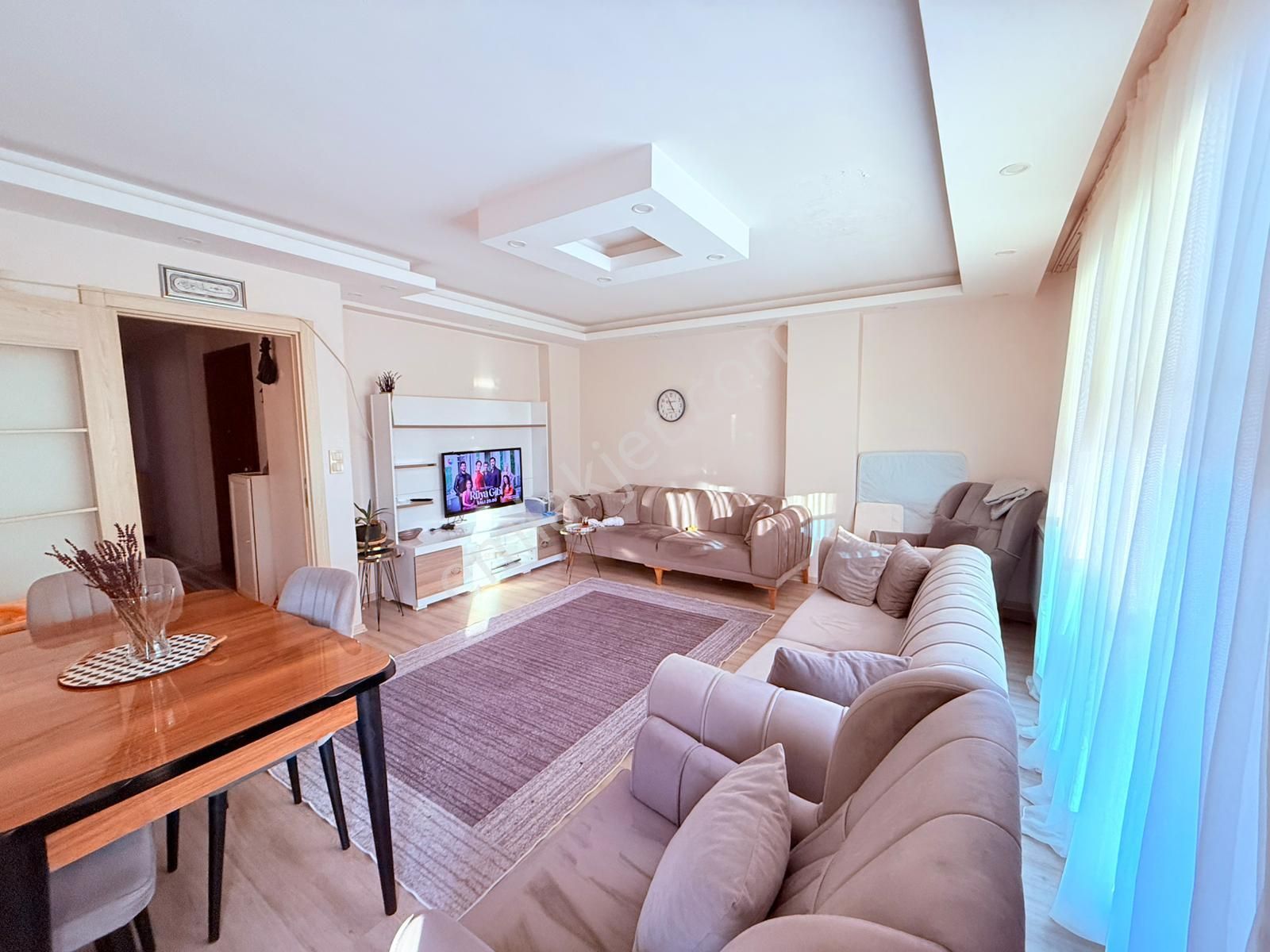 Kemal Türklerde 5+2 İskanlı 180m2 Çatı Dubleks Daire - Görsel 2