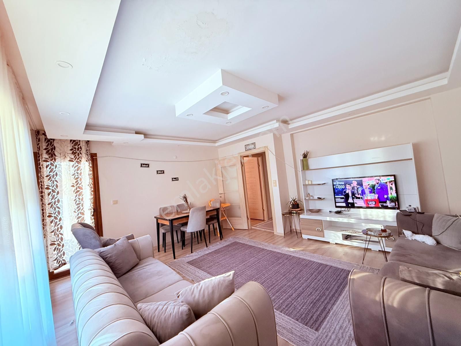 Kemal Türklerde 5+2 İskanlı 180m2 Çatı Dubleks Daire