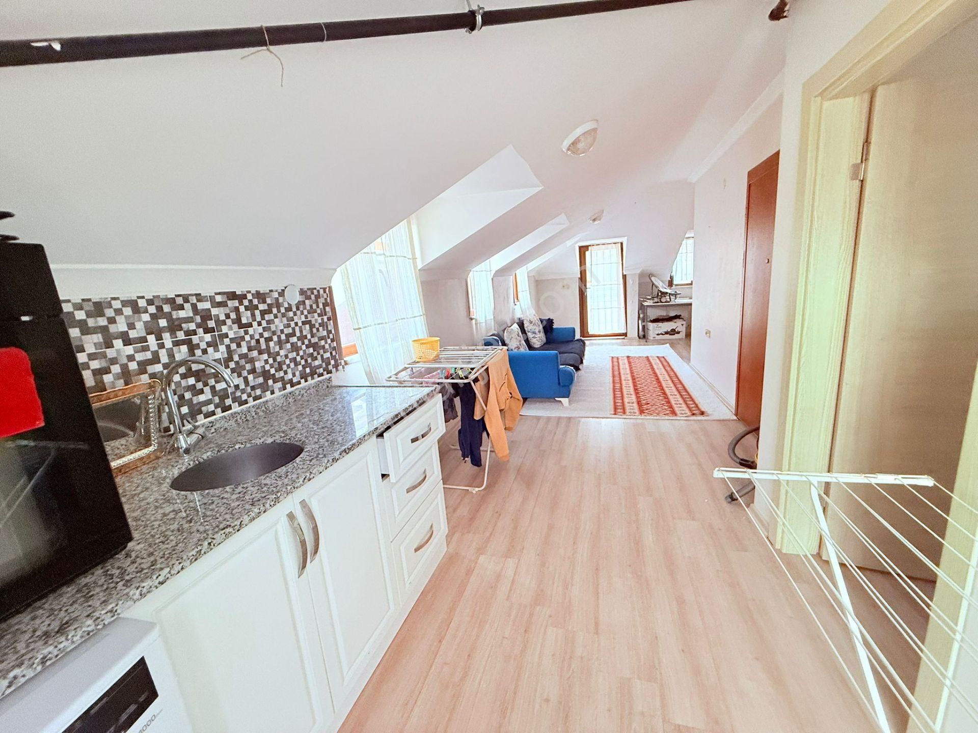 Kemal Türklerde 5+2 İskanlı 180m2 Çatı Dubleks Daire - Görsel 10