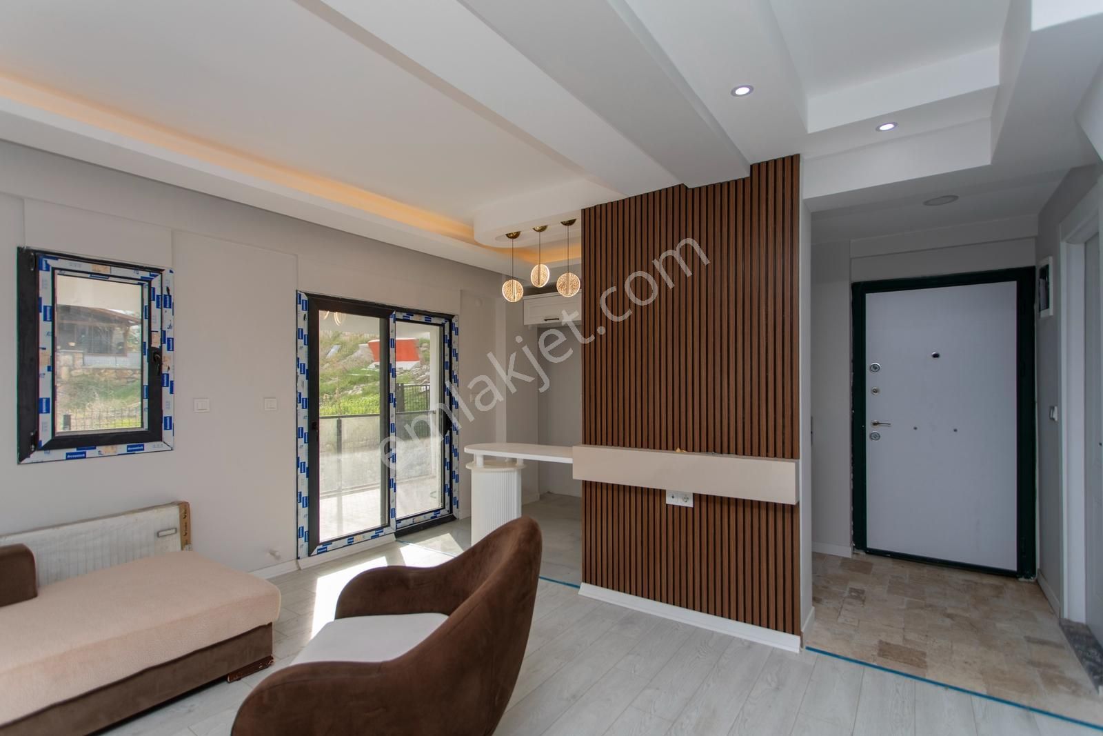 Yenifoça'da Satılık Deniz Manzaralı Müstakil 4+1 Tripleks Villa - Görsel 18