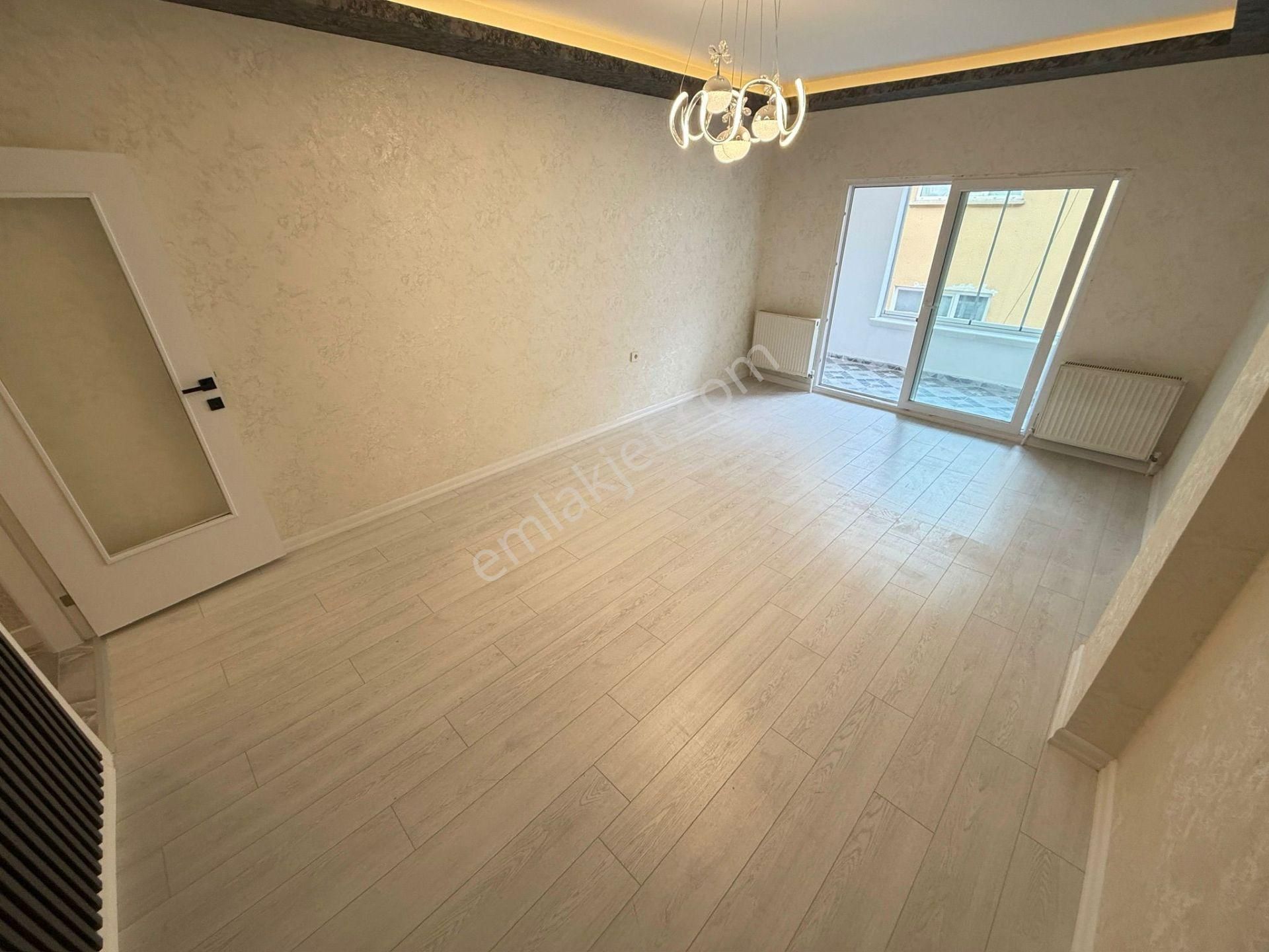 Kariyer'den Tepebaşı'nda Belediye Yakını Ara Katta Lüx 3+1 Daire - Görsel 8