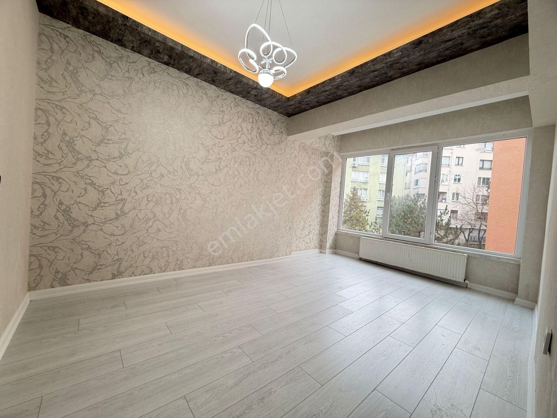 Kariyer'den Tepebaşı'nda Belediye Yakını Ara Katta Lüx 3+1 Daire - Görsel 31