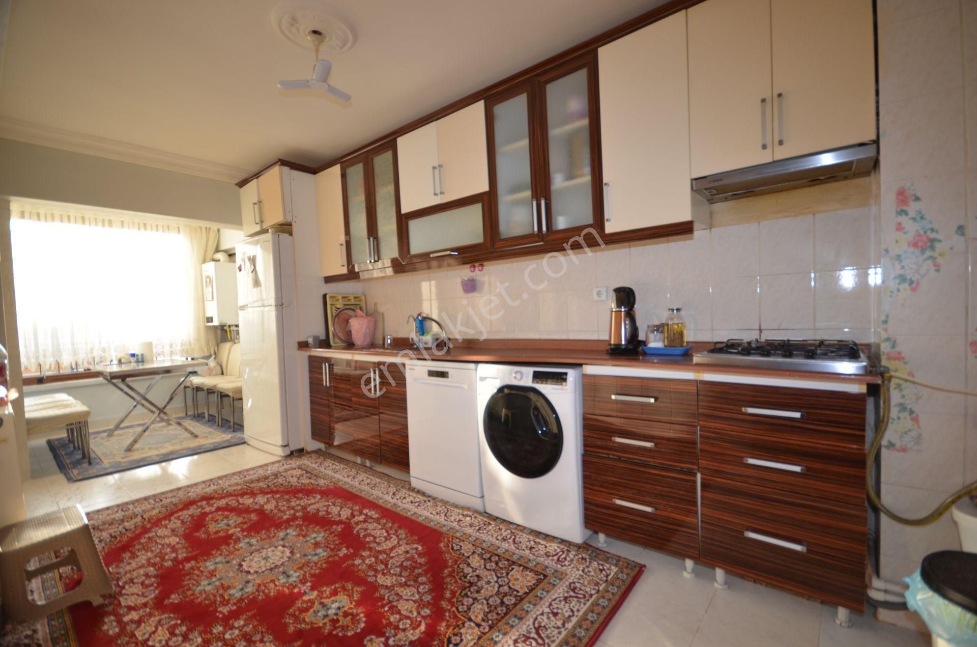 Kalecik Emlak'tan Emlak'tan Merkezi Konumda 7+1 Dublex Satılık