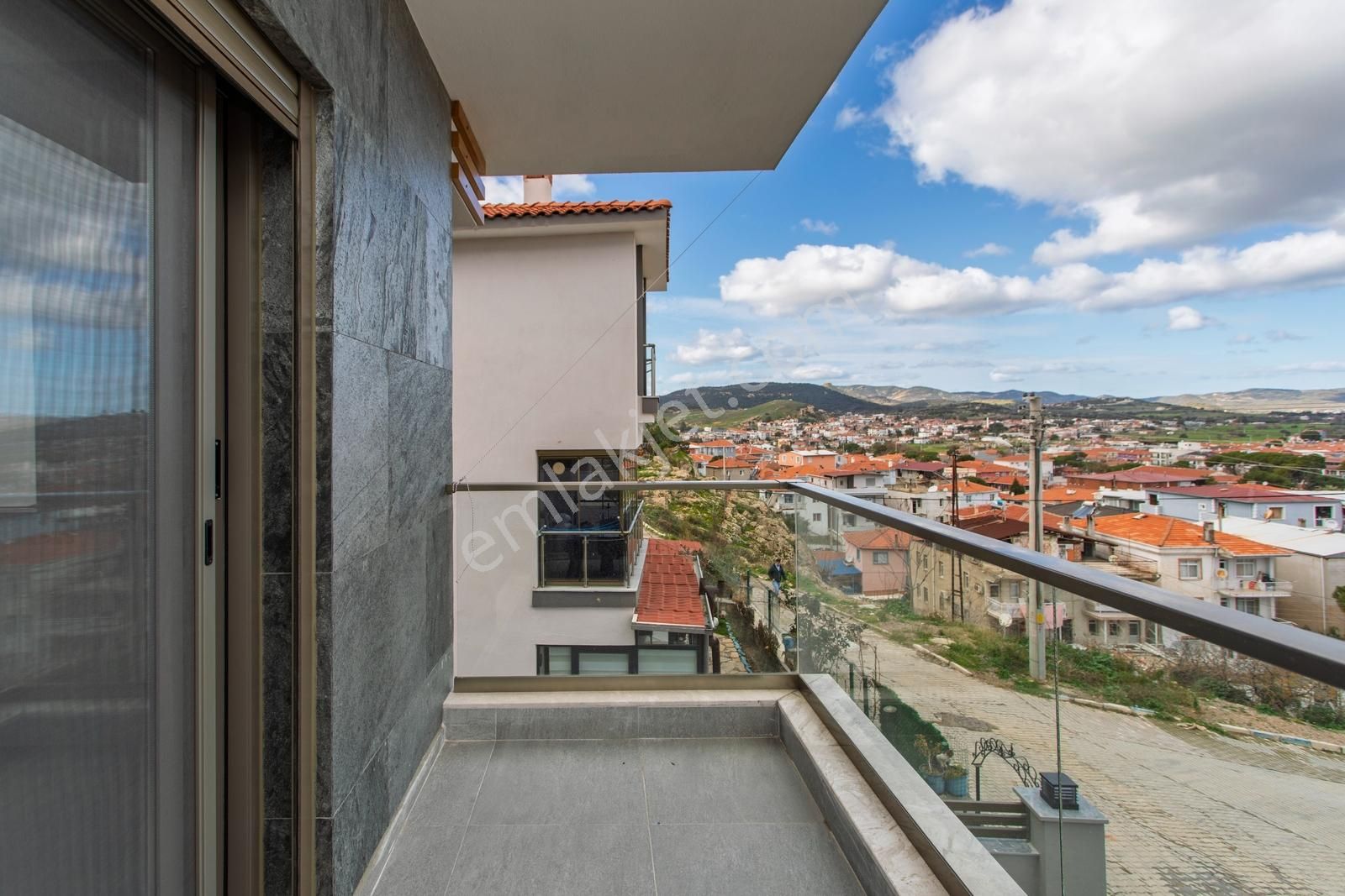 Foça Kazım Dirik Mah. Satılık 2+1 Kapalı Mutfak Bahçeli Dubleks - Görsel 22