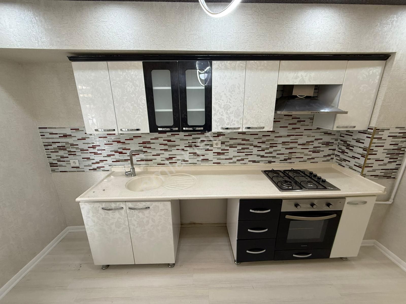 Tepebaşı'nda Yüksek Giriş Geniş Balkonlu Ultra Yapılı 3+1 Daire - Görsel 13