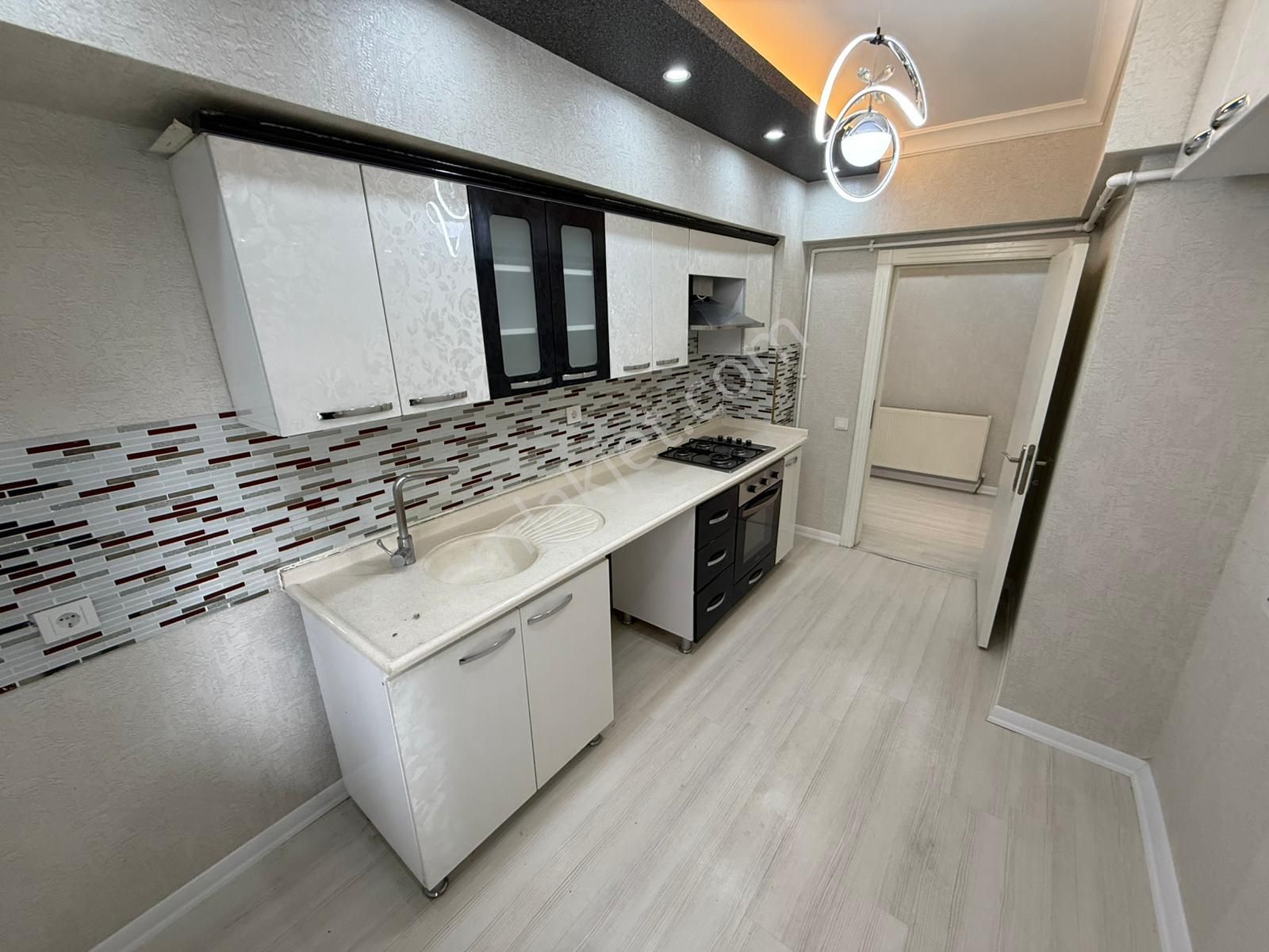 Tepebaşı'nda Yüksek Giriş Geniş Balkonlu Ultra Yapılı 3+1 Daire - Görsel 14