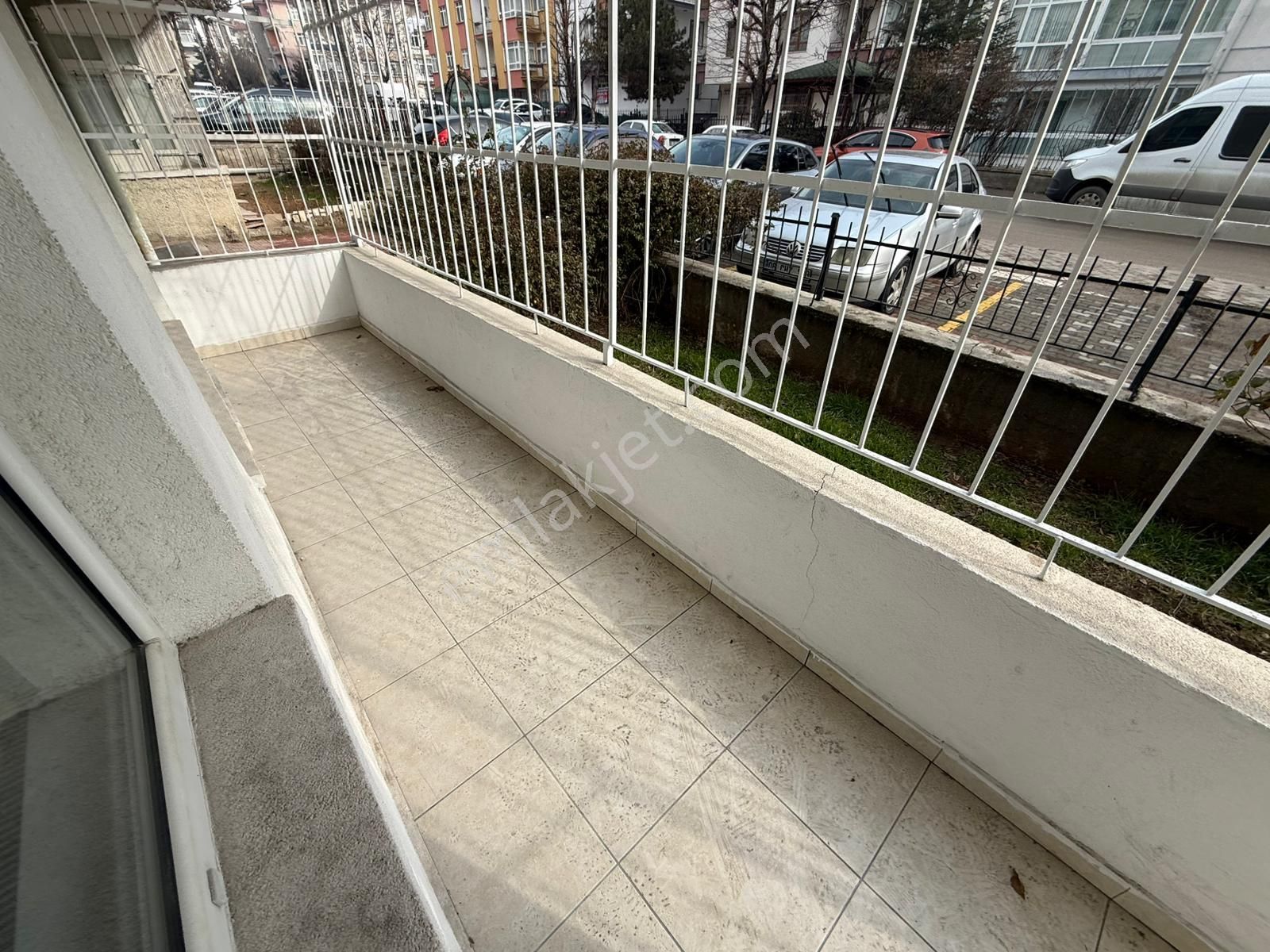 Tepebaşı'nda Yüksek Giriş Geniş Balkonlu Ultra Yapılı 3+1 Daire - Görsel 10