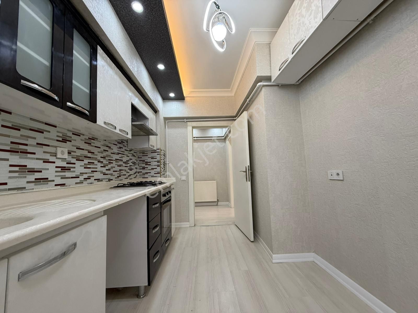 Tepebaşı'nda Yüksek Giriş Geniş Balkonlu Ultra Yapılı 3+1 Daire - Görsel 17