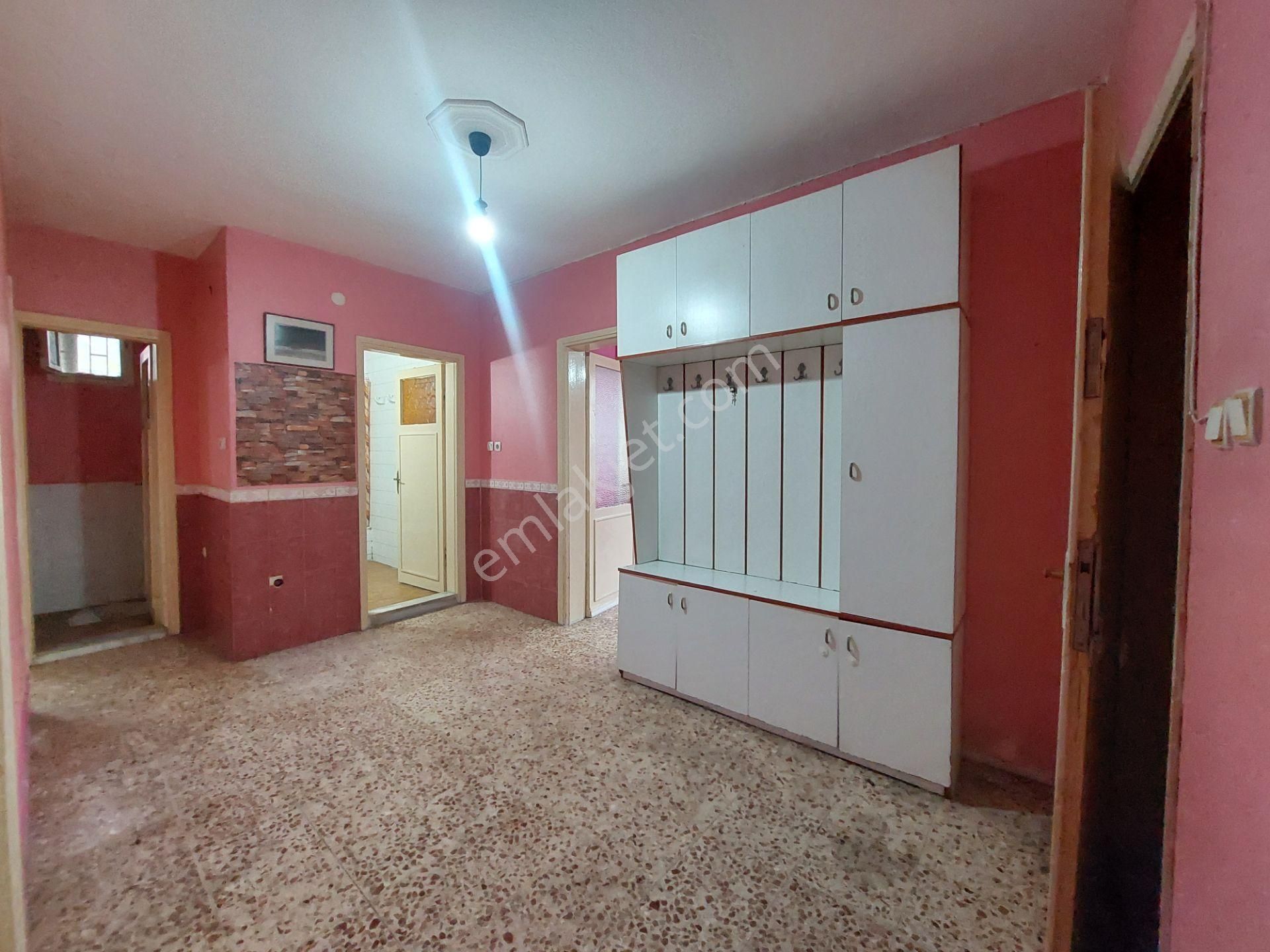 Karşıyaka Örnekköyde Kiralık 2+1 Daire Kanıt Emlaktan - Görsel 3