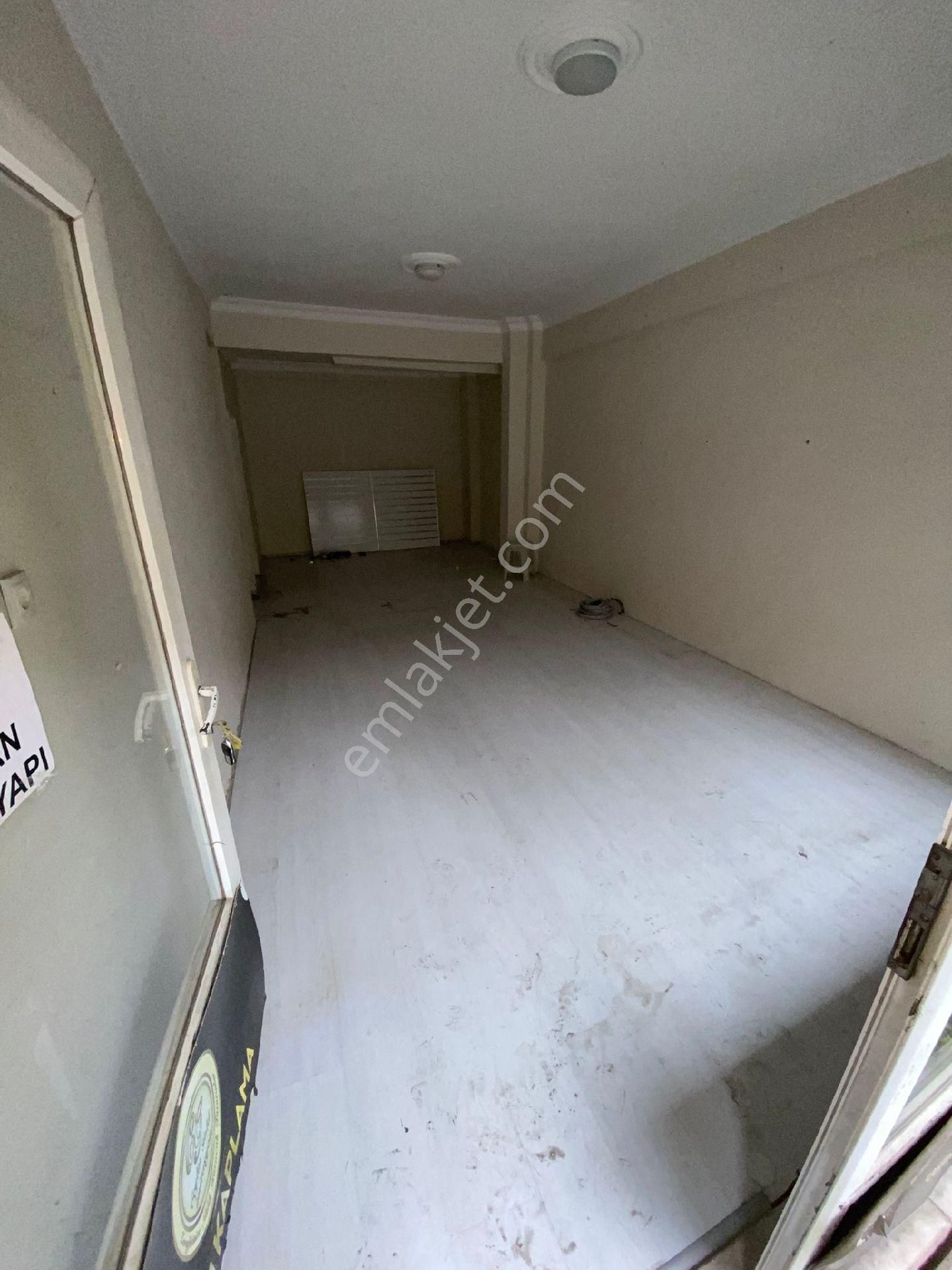 Loft Tan Sefaköy Merkezde Wc Li Mutfaklı 45m2 Kiralık Dükkan - Görsel 2