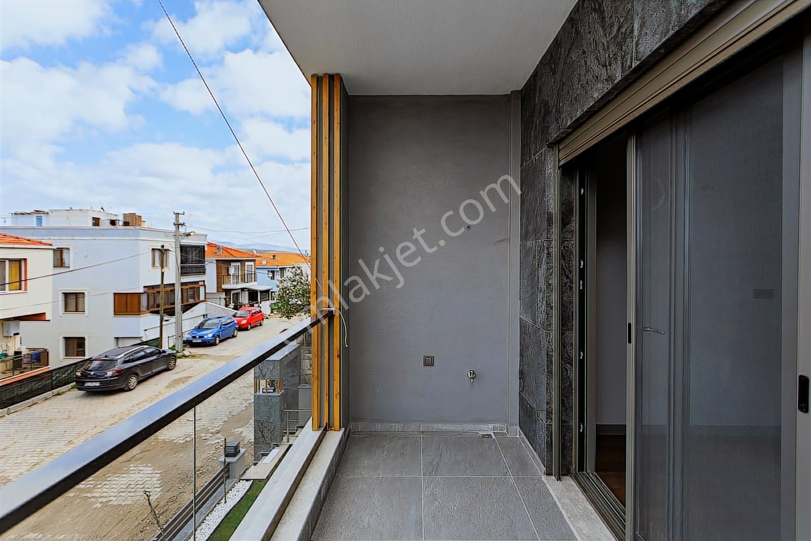 Foça Kazım Dirik Mah. Satılık 2+1 Kapalı Mutfak Bahçeli Dubleks - Görsel 5