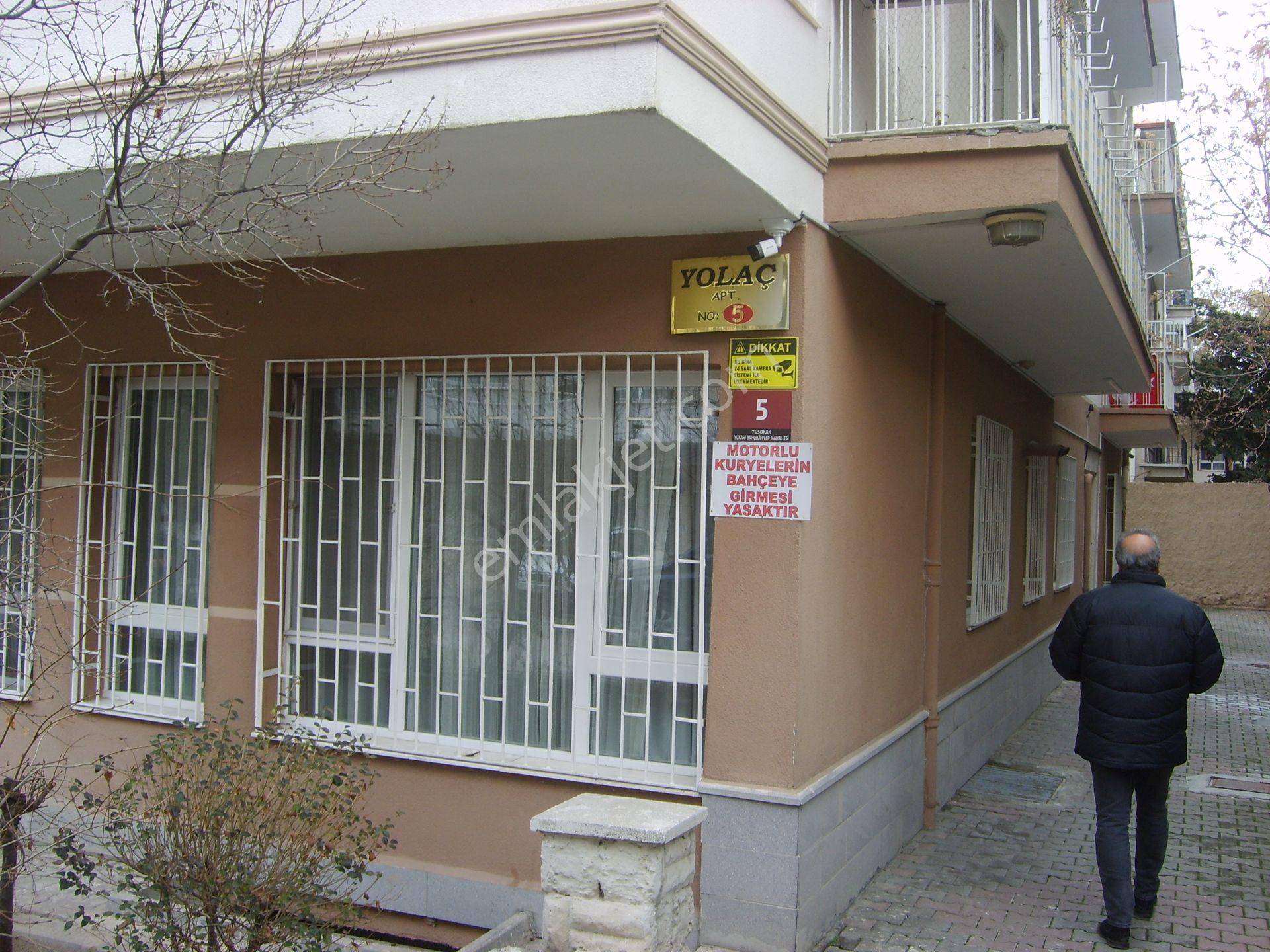 Bahçeli Pazar Duragında 2+1 Giriş Arka Kombili Eşyalı