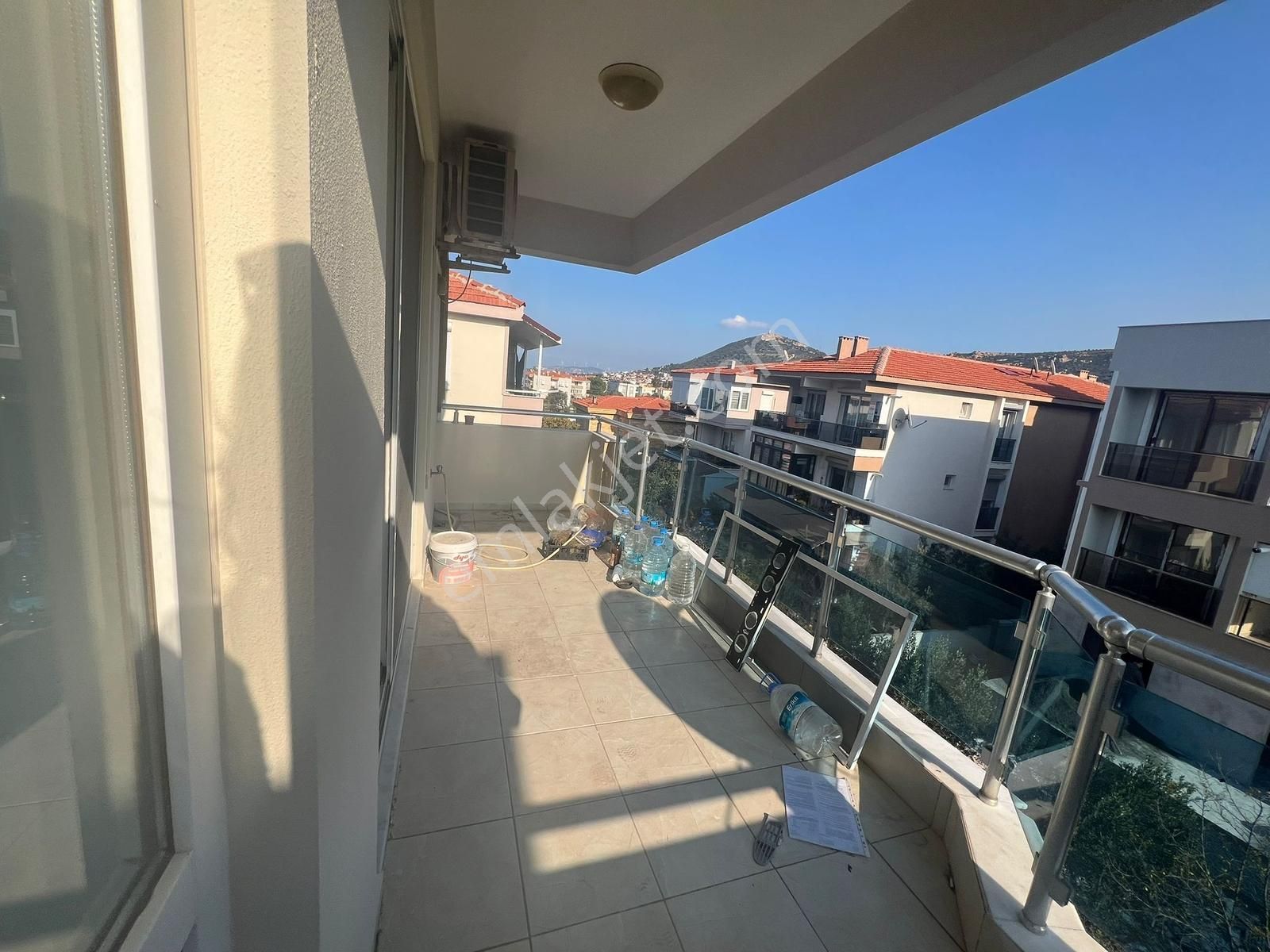 Yenifoça Mustafa Kemal Atatürk Mah. Kiralık 2+1 Daire - Görsel 4