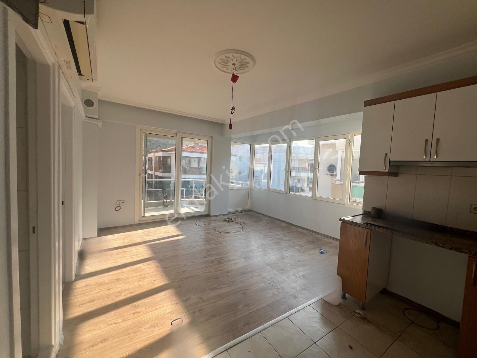 Yenifoça Mustafa Kemal Atatürk Mah. Kiralık 2+1 Daire - Görsel 26