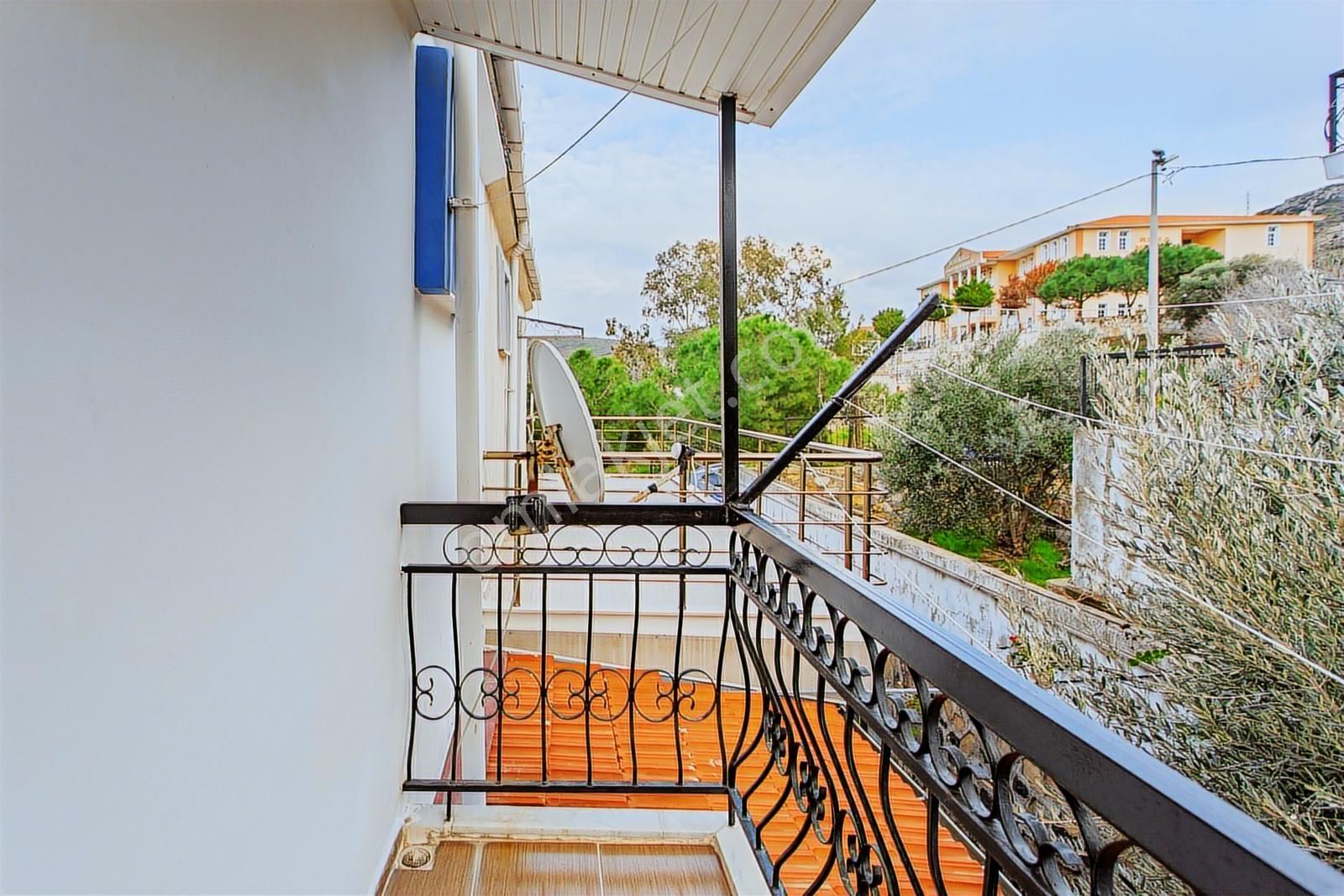 Foça Atatürk Mah. Satılık 3+1 Deniz Manzaralı Dubleks - Görsel 9