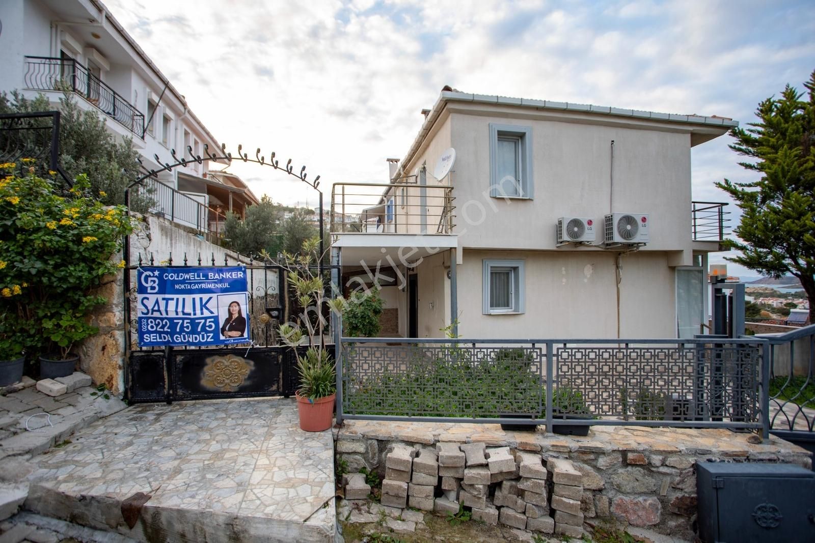 Foça Atatürk Mah. Satılık 3+1 Deniz Manzaralı Dubleks - Görsel 2